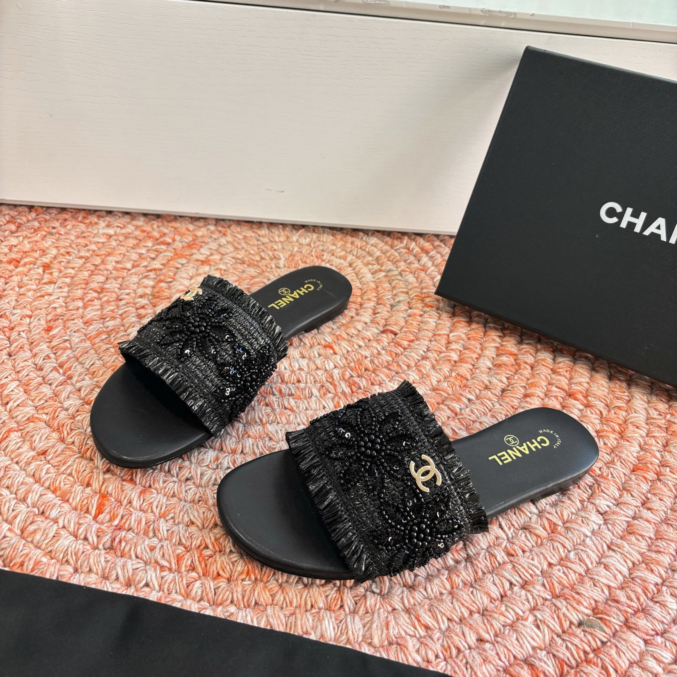 CC 26s Slippers Black Fabric Sheepskin 648230
