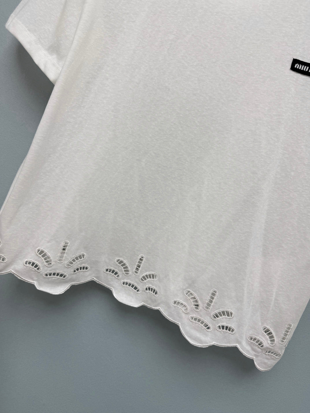Miumiu 2026 Hollow-Out Embroidered Short-Sleeve T-Shirt White Cotton 392382