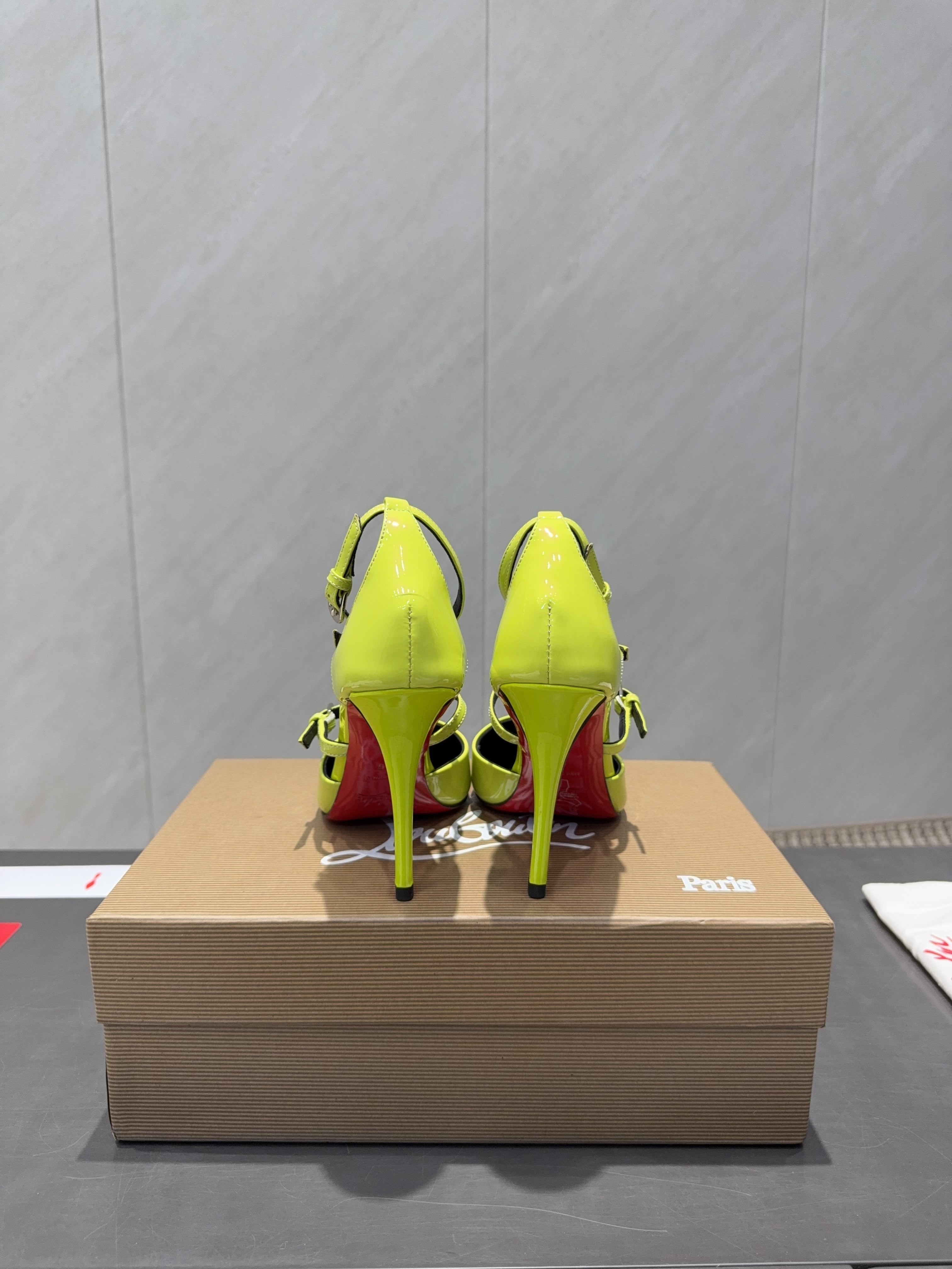 CL 26SS High Heel Pump 100 Neon Yellow Patent Leather 613874