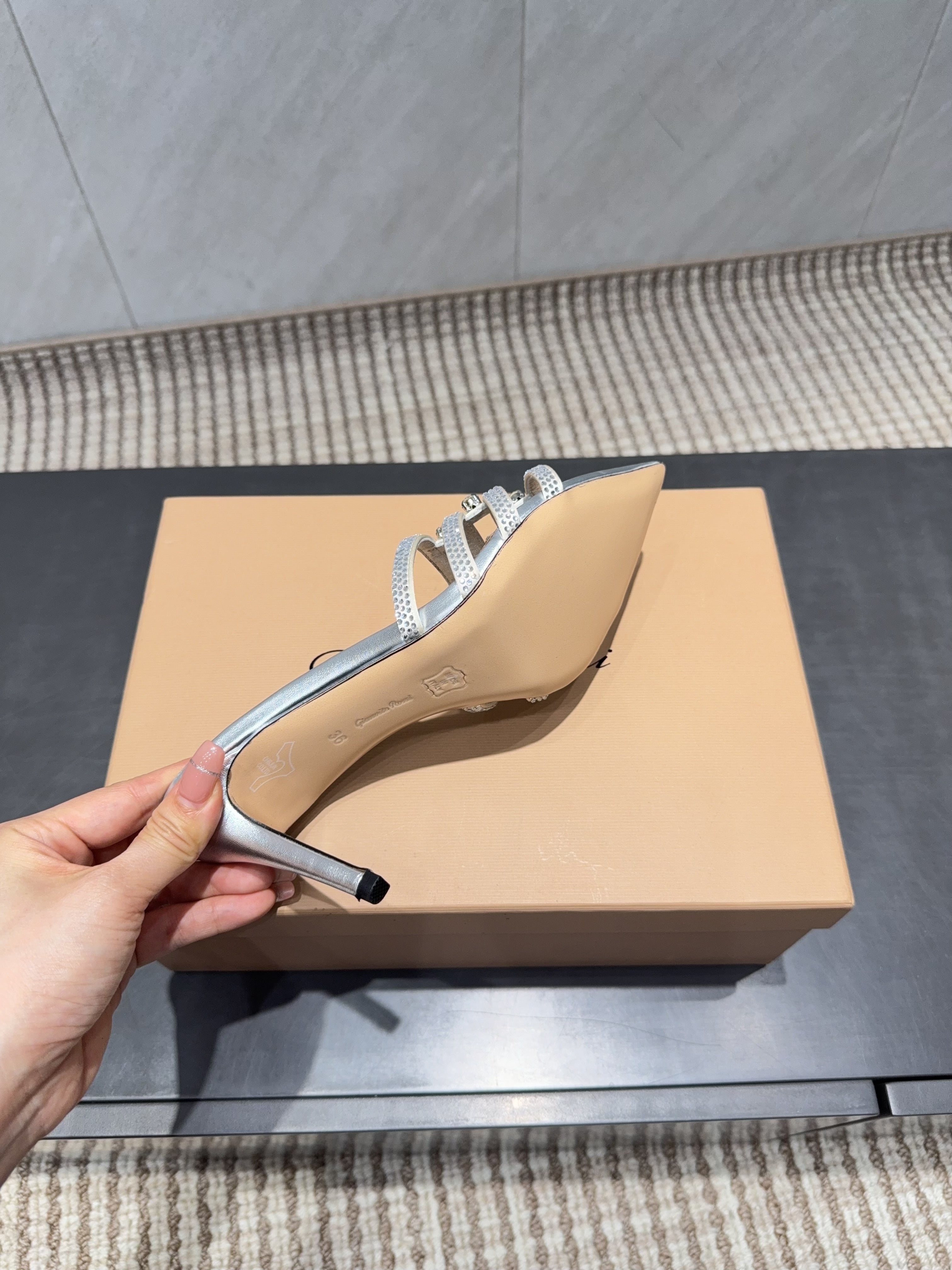 CL 26SS High Heeled Sandals 100 Metallic Silver Beige Sheepskin 613828