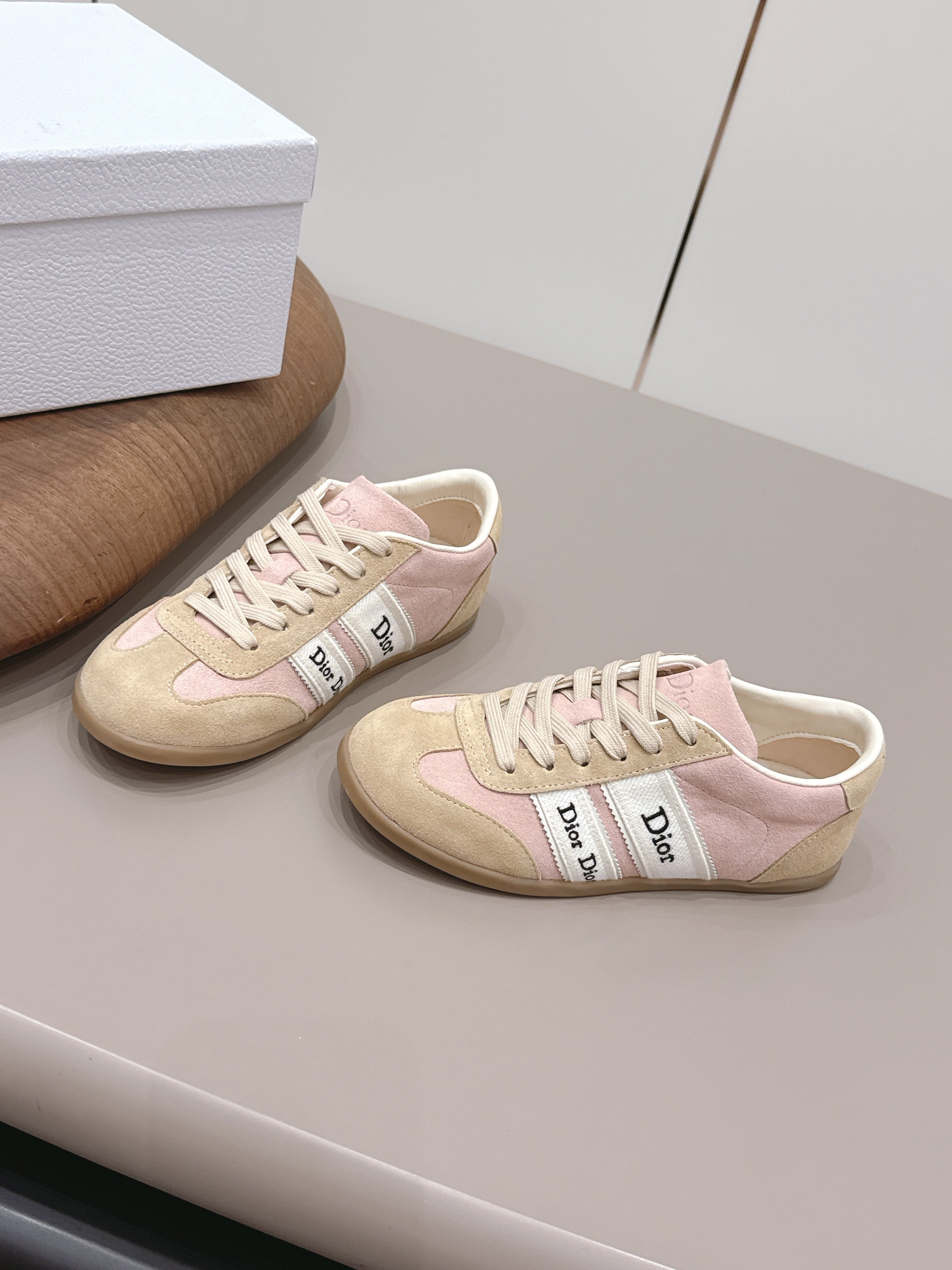 CD 26A Casual Sneakers Suede