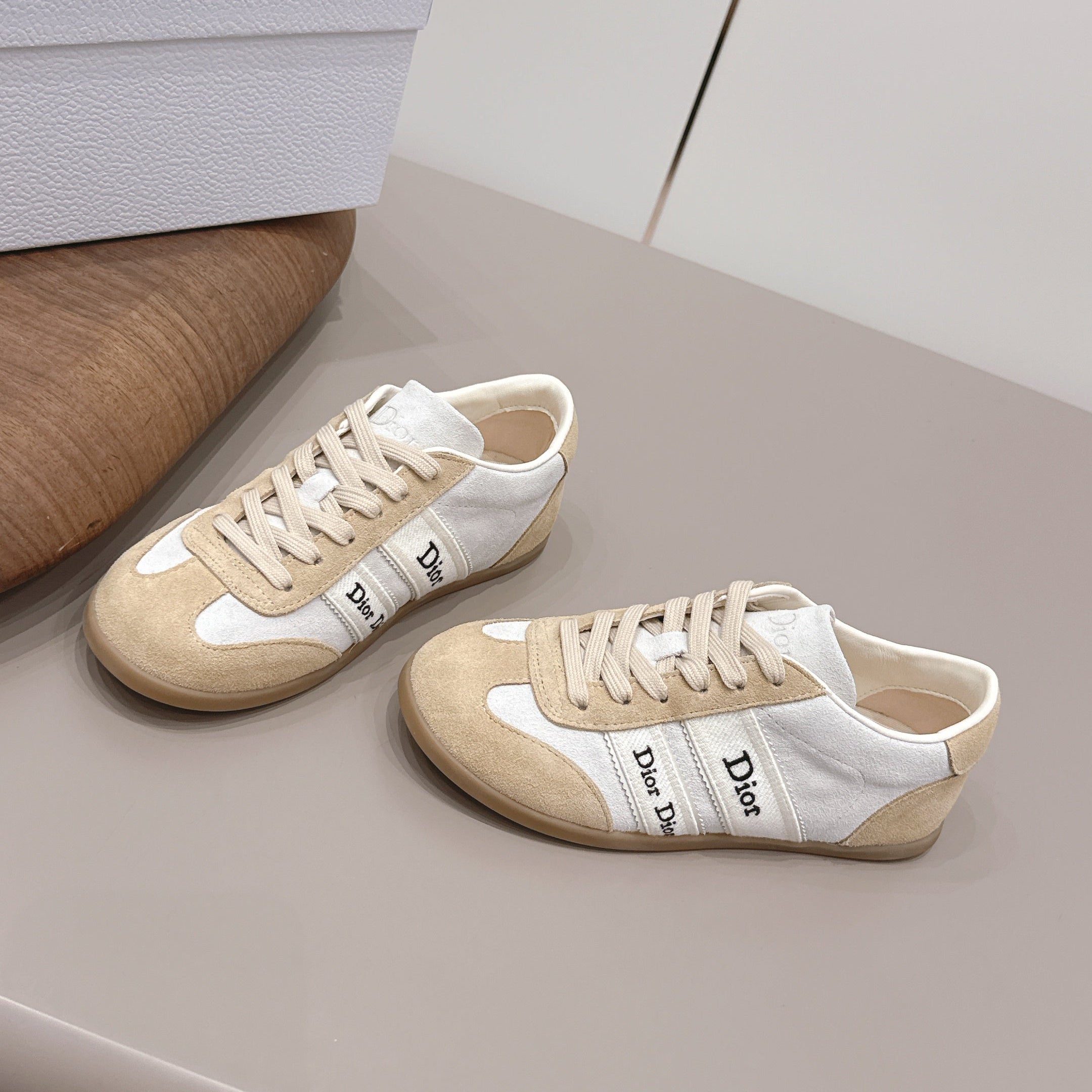 CD 26A Casual Sneakers Suede