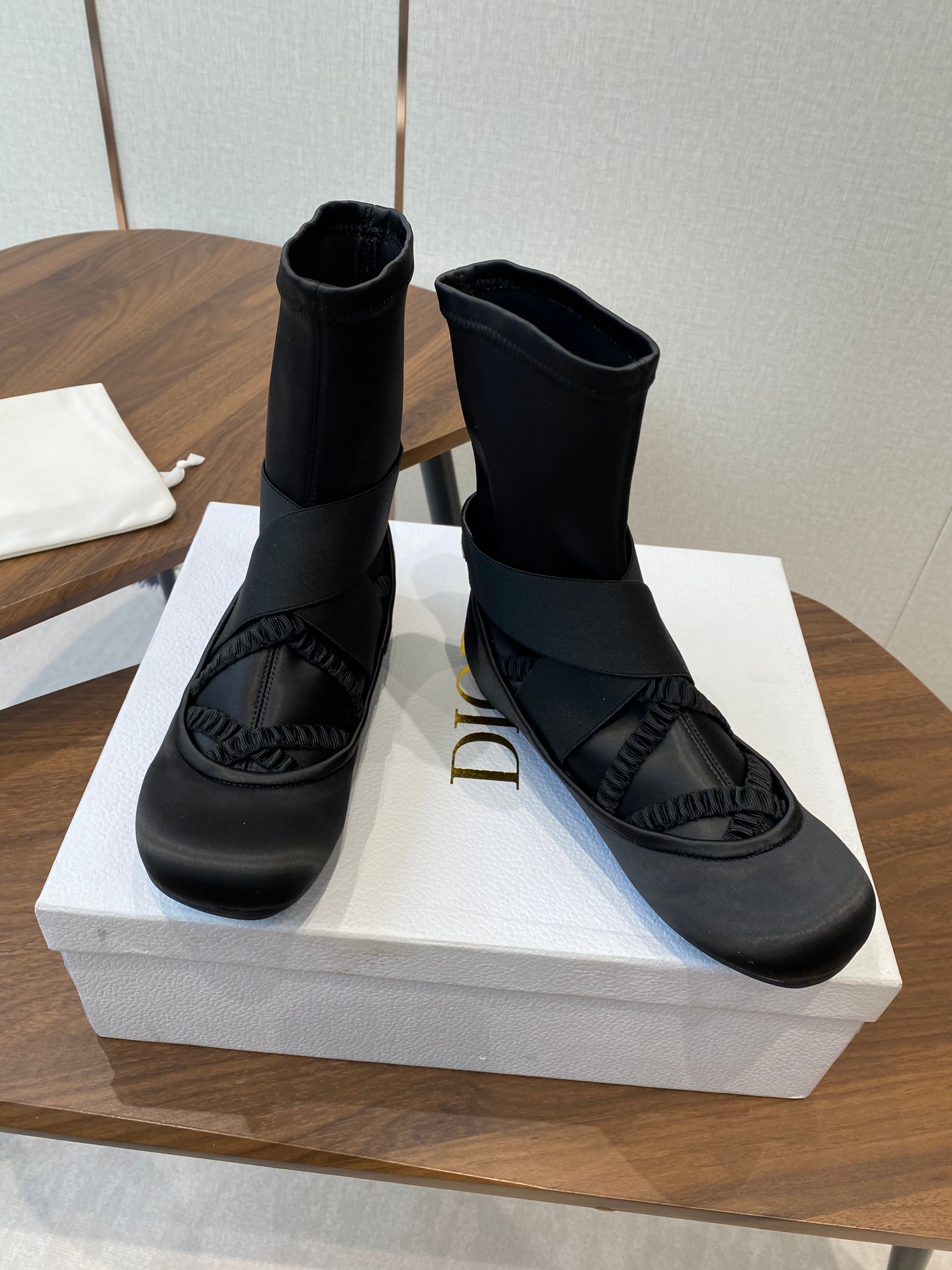 CD Ballet Stretch Boots Black Sheepskin Fabric 431502