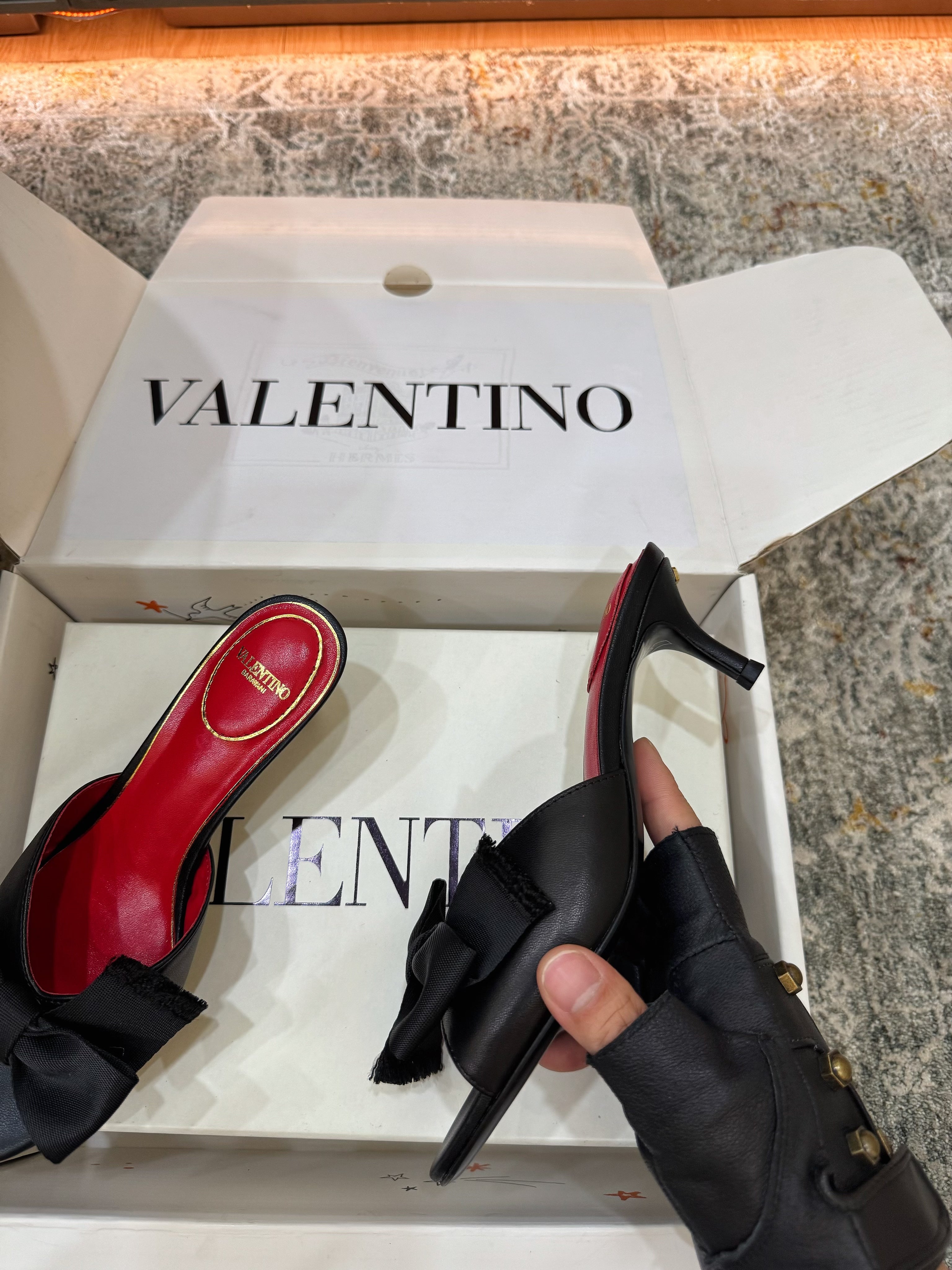 VT 26s Slide Sandals 55 Black Red Cowhide 709639