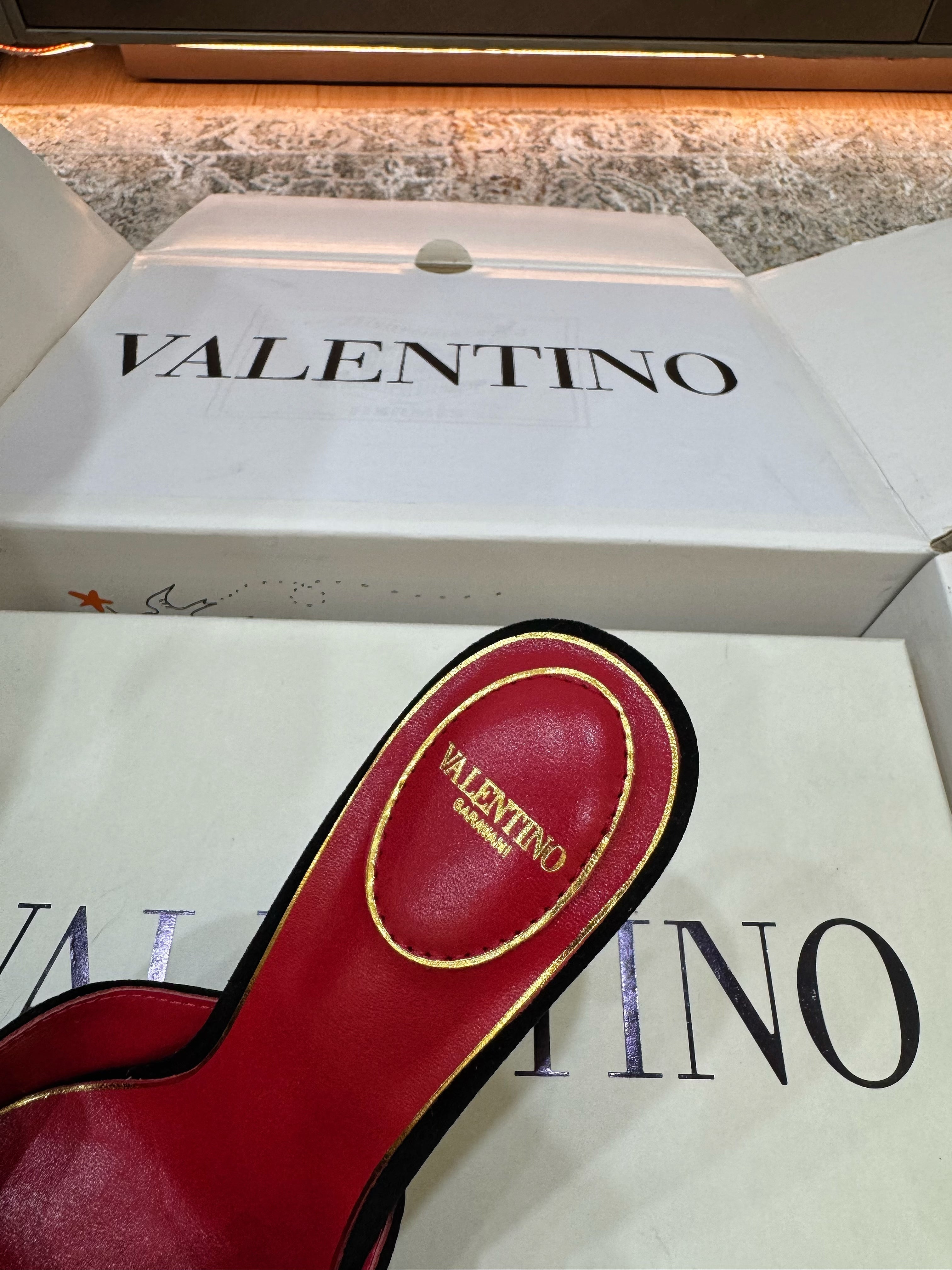 VT 26s Slide Sandals 105 Velvet Sheepskin 709644