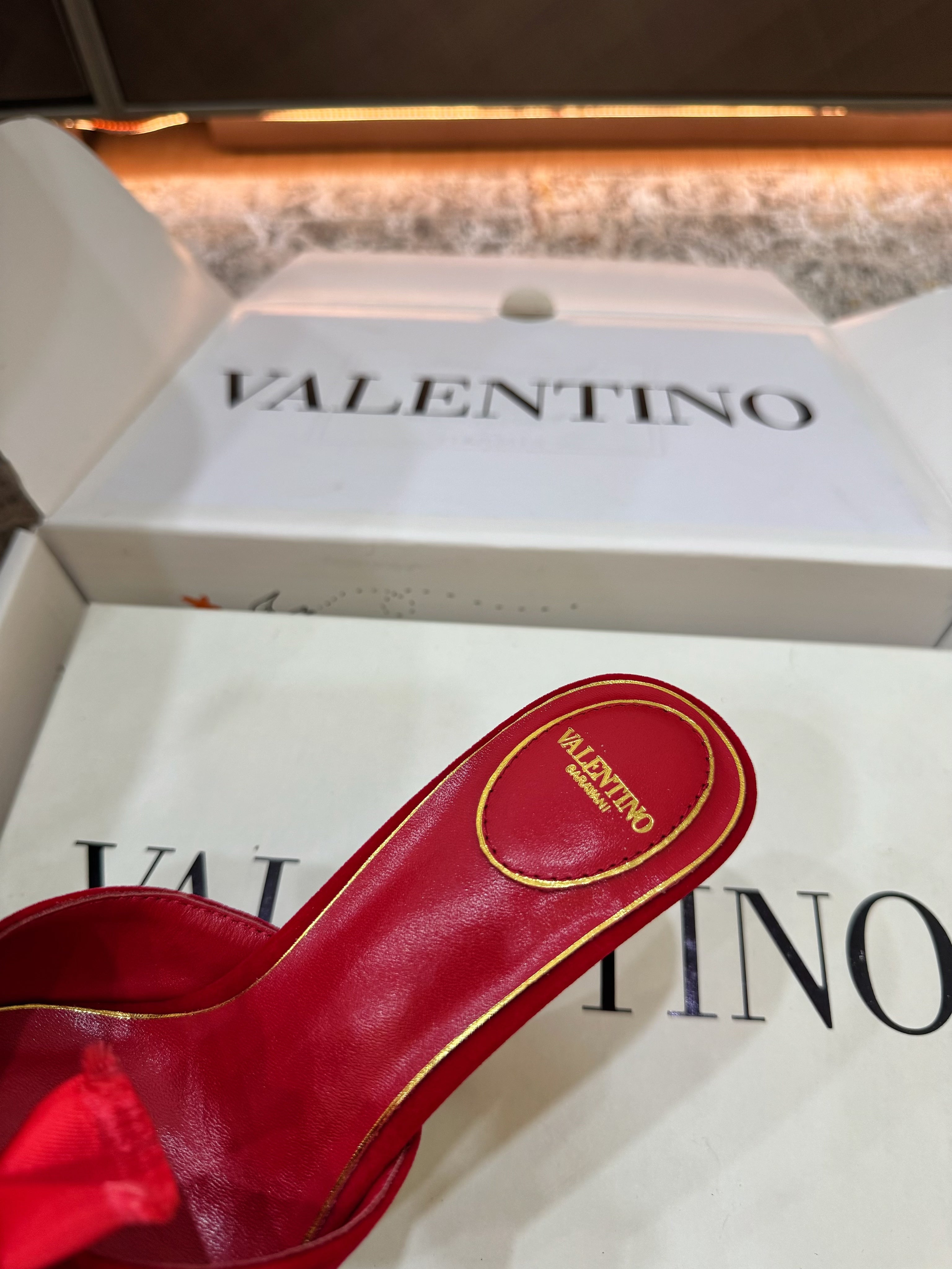 VT 26s Slide Sandals 105 Velvet Sheepskin 709644