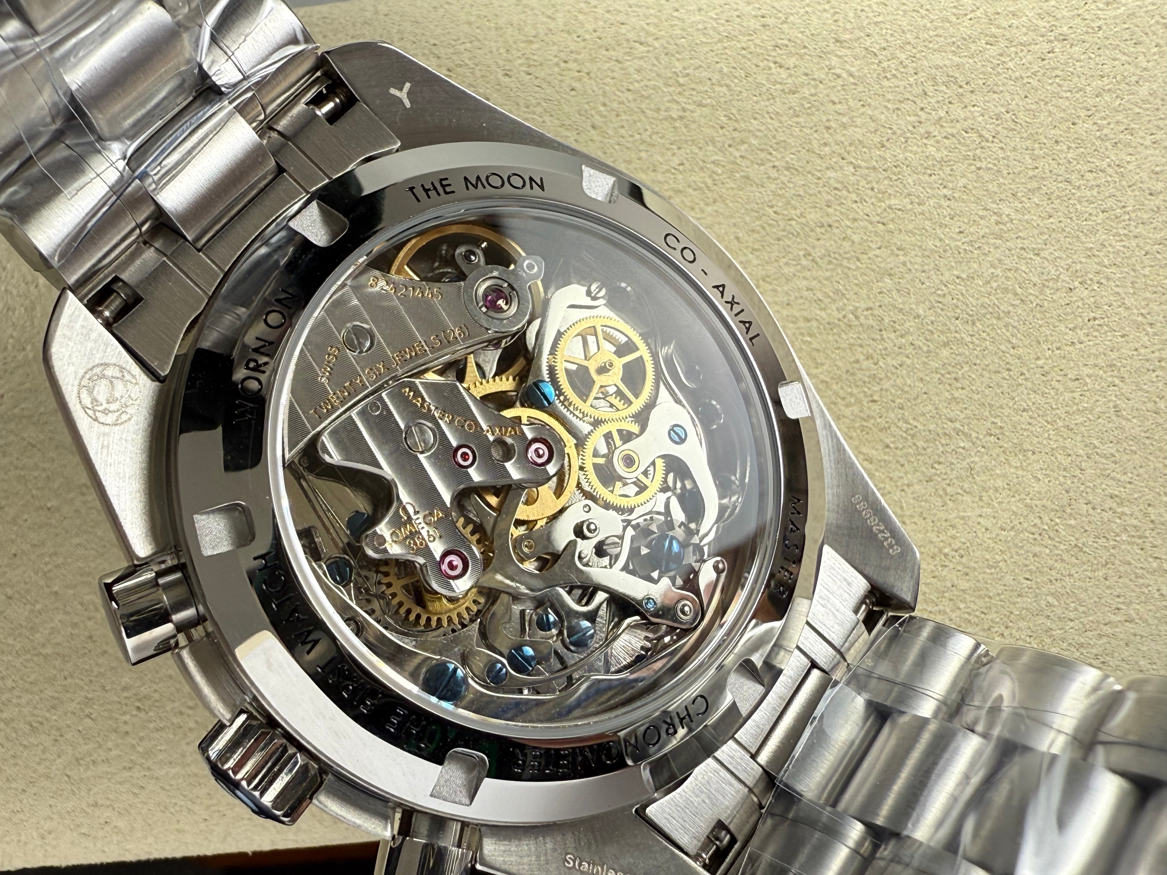 Omega Speedmaster Professional Moonwatch 42mm Stainless Steel Strap Silver Dial