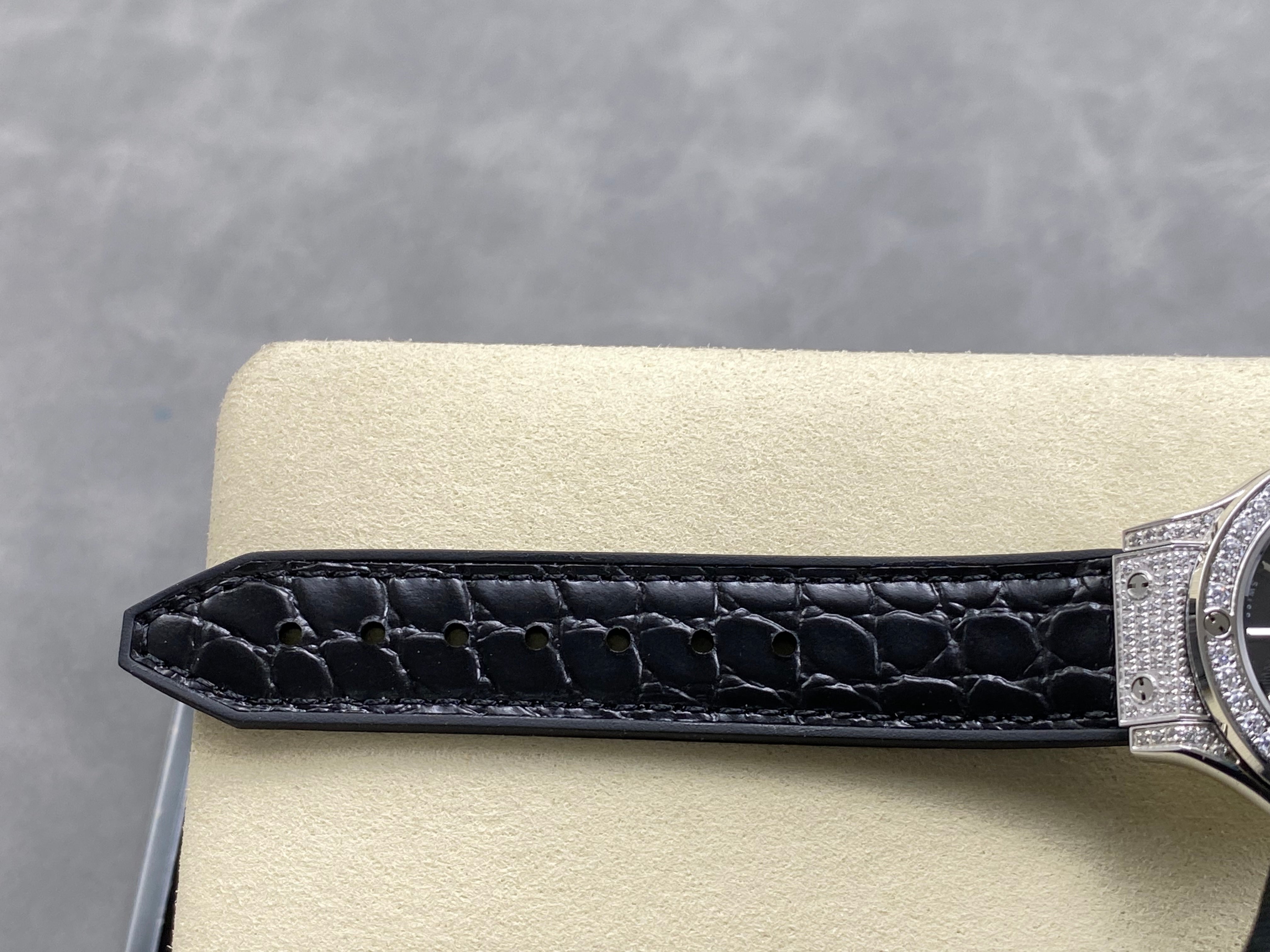 Hublot Classic Fusion 33mm Watch Black Dial And Black Leather Strap