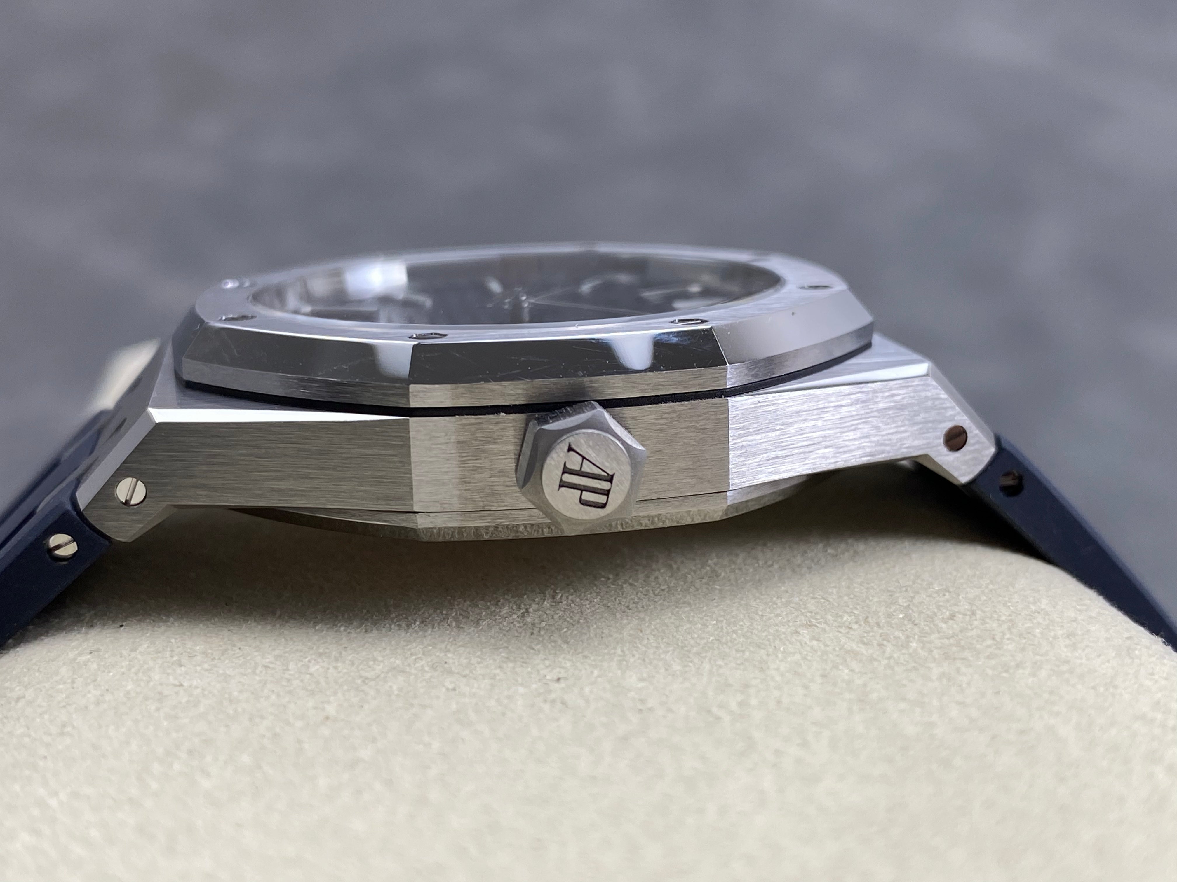 Audemars Piguet Royal Oak Selfwinding 41mm 15510 Blue Dial Rubber Strap