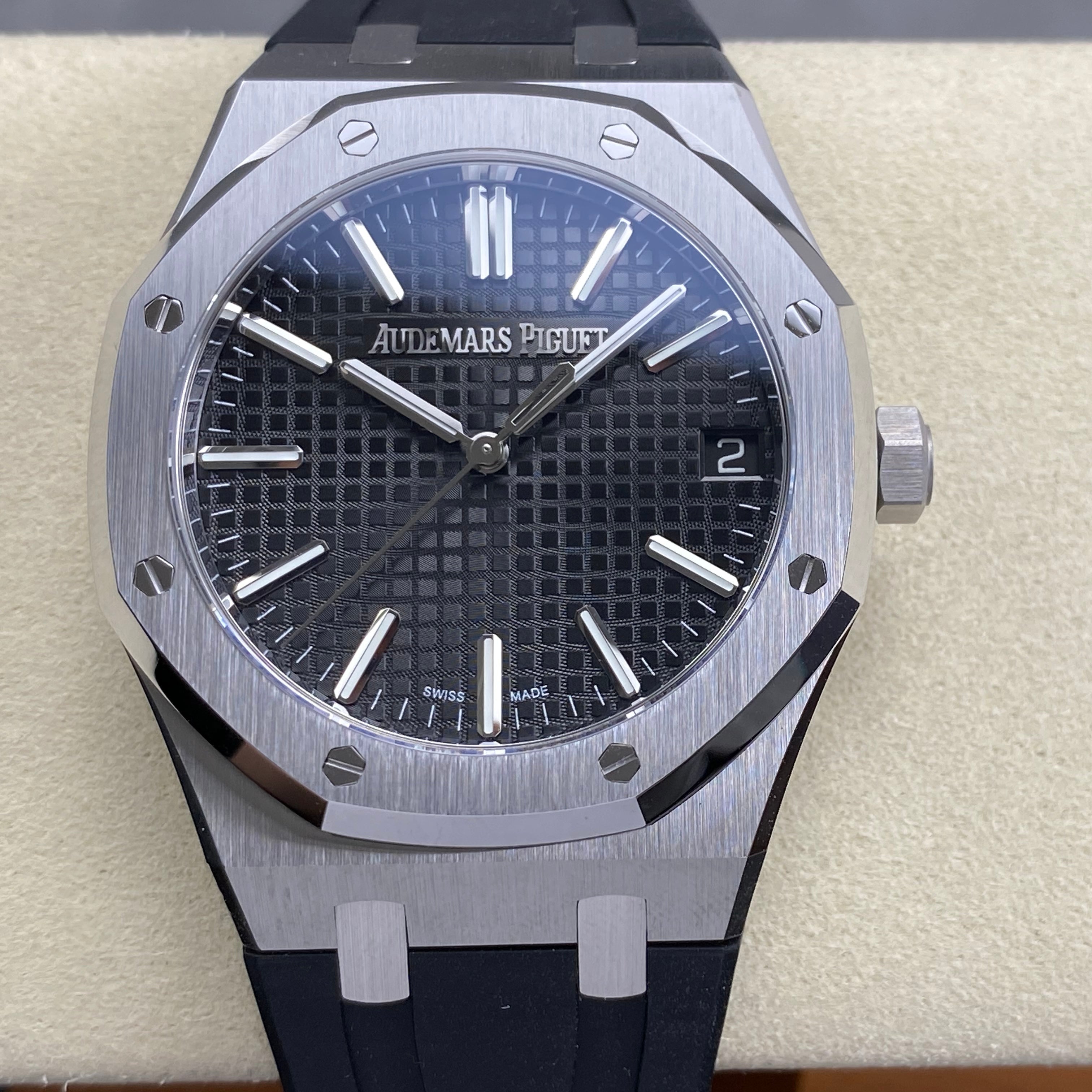 Audemars Piguet Royal Oak Selfwinding 41mm 15510 Black Dial Rubber Strap