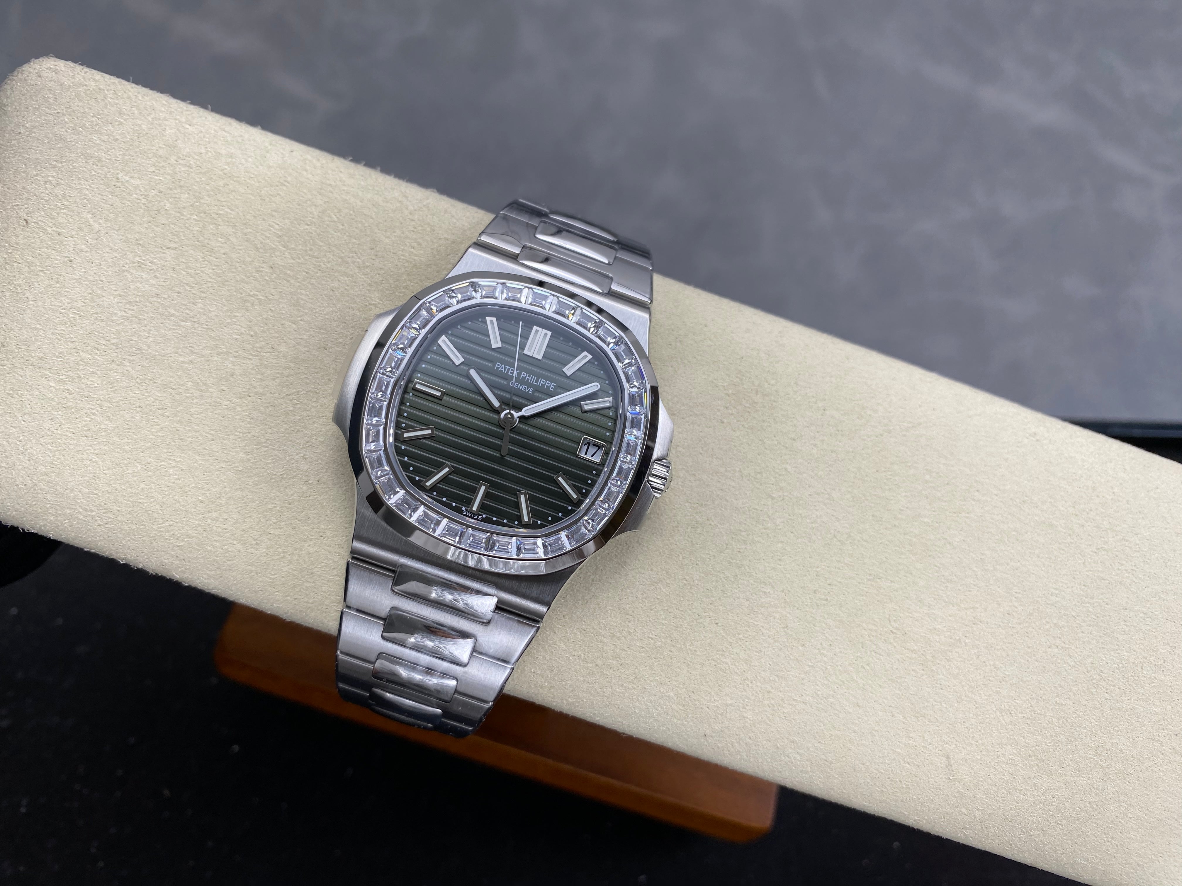 Patek Philippe Nautilus 40mm Diamond Benzel Green Dial