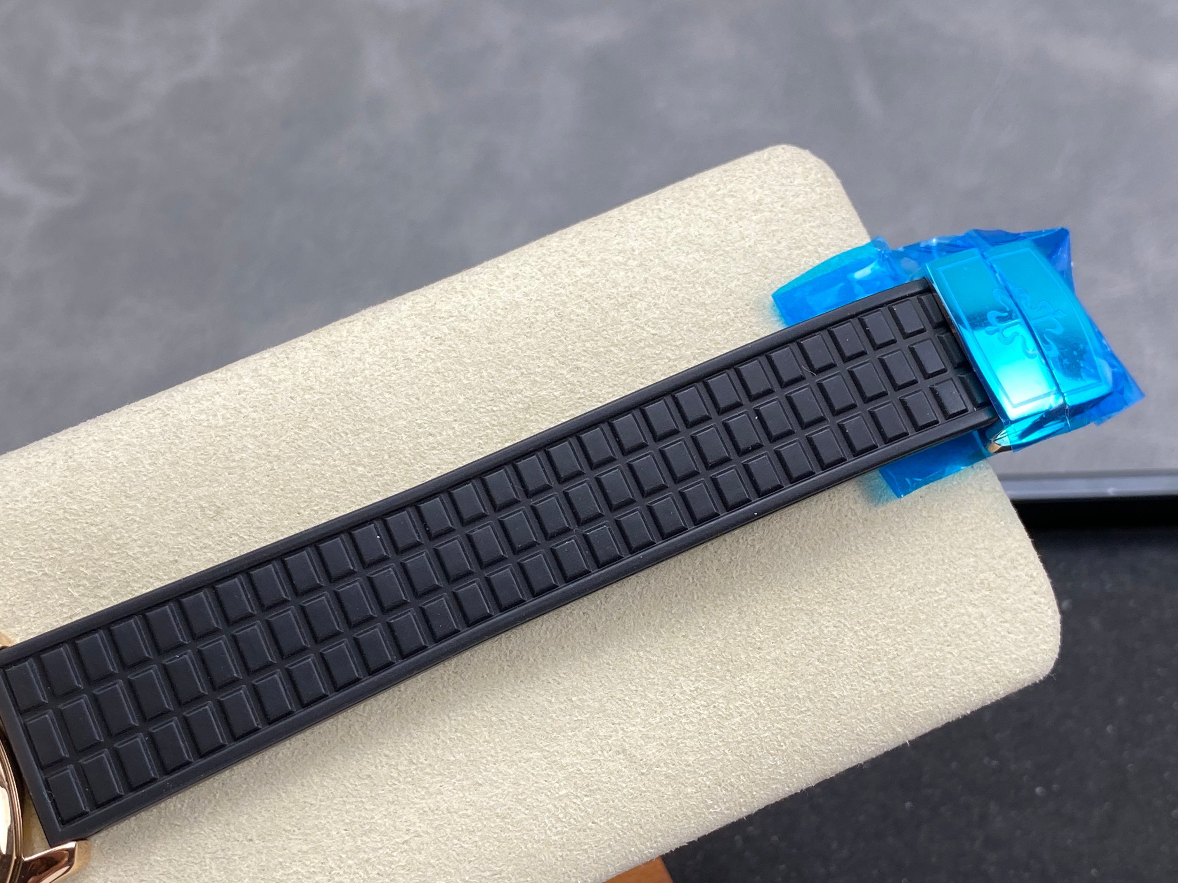 Patek Philippe Aquanaut 35.6mm Diamond Benzel Black Rubber Strap