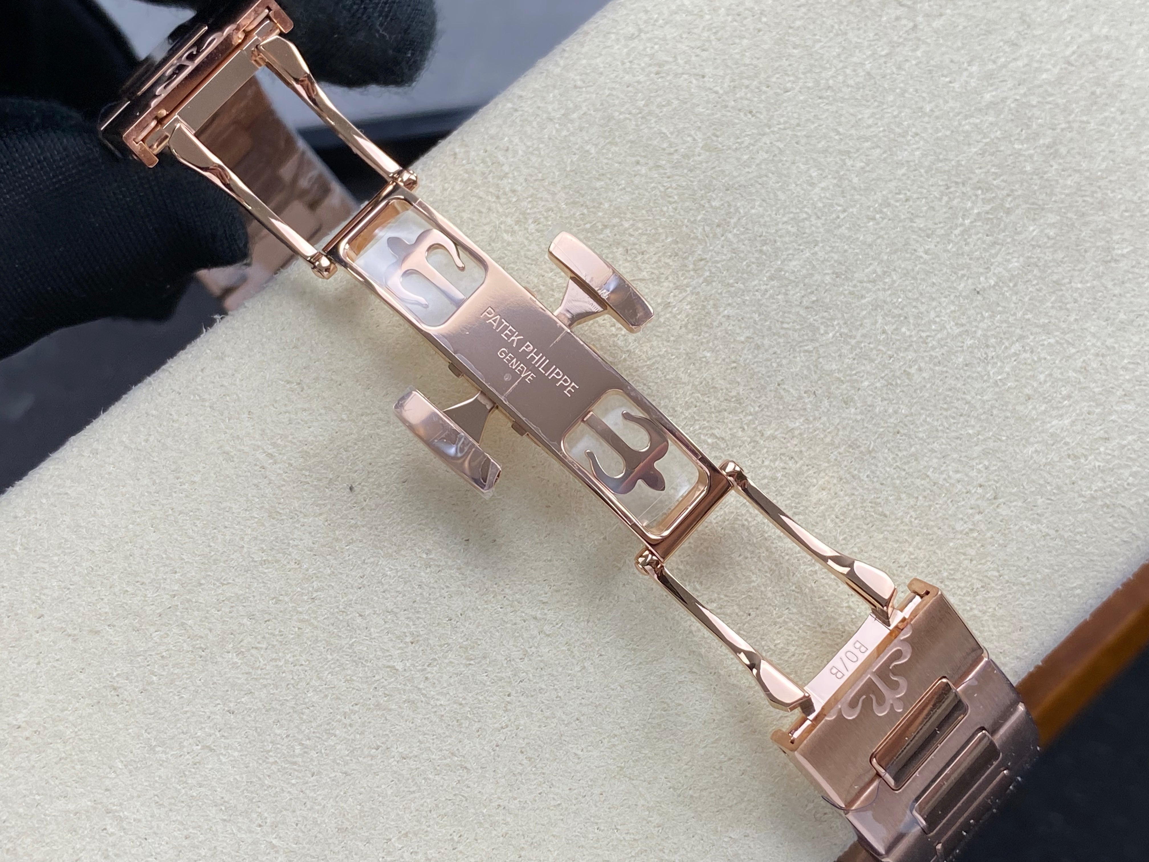 Patek Philippe Nautilus 35.2mm Rose Gold Case White Dial