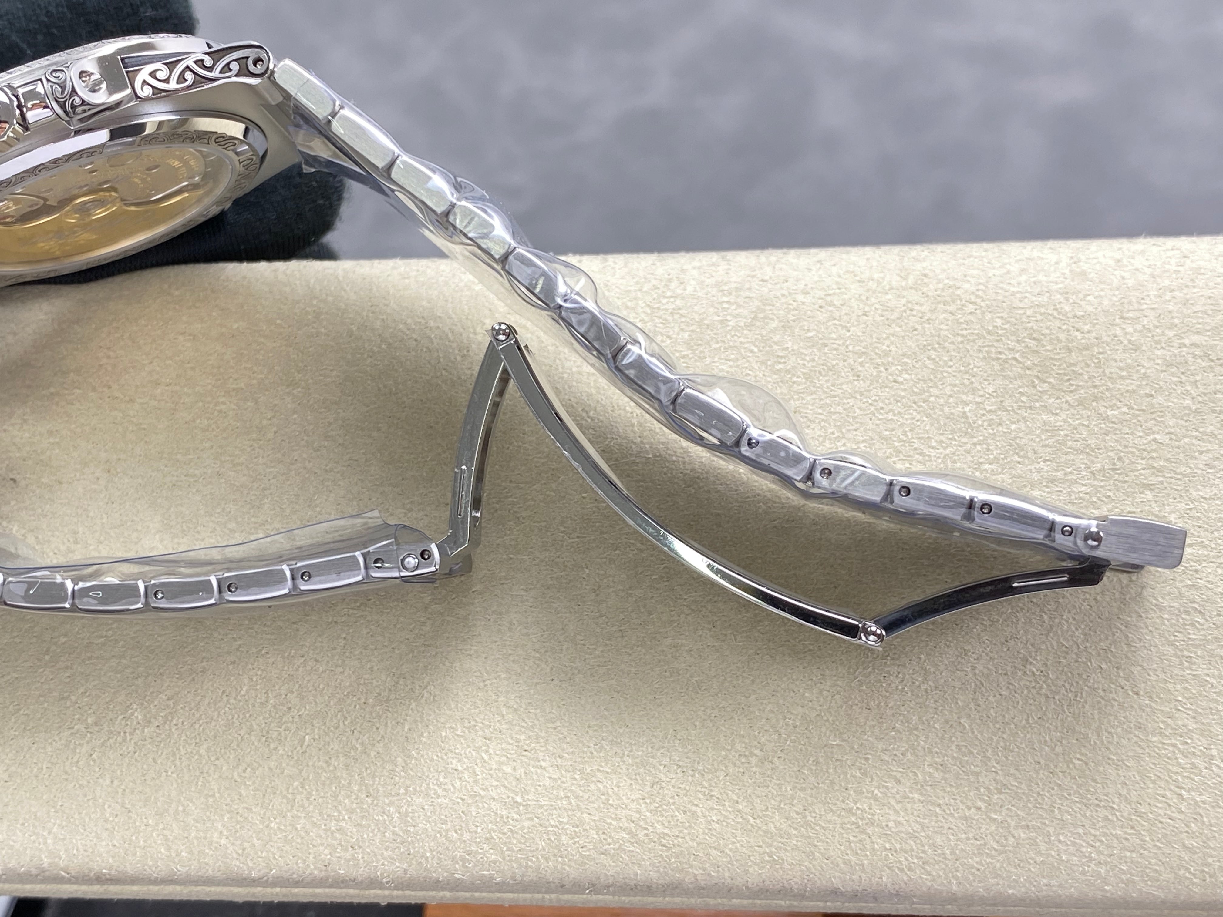 Patek Philippe Nautilus 5711 Maori Motif 40mm Dark Gray Dial Stainless Steel Case