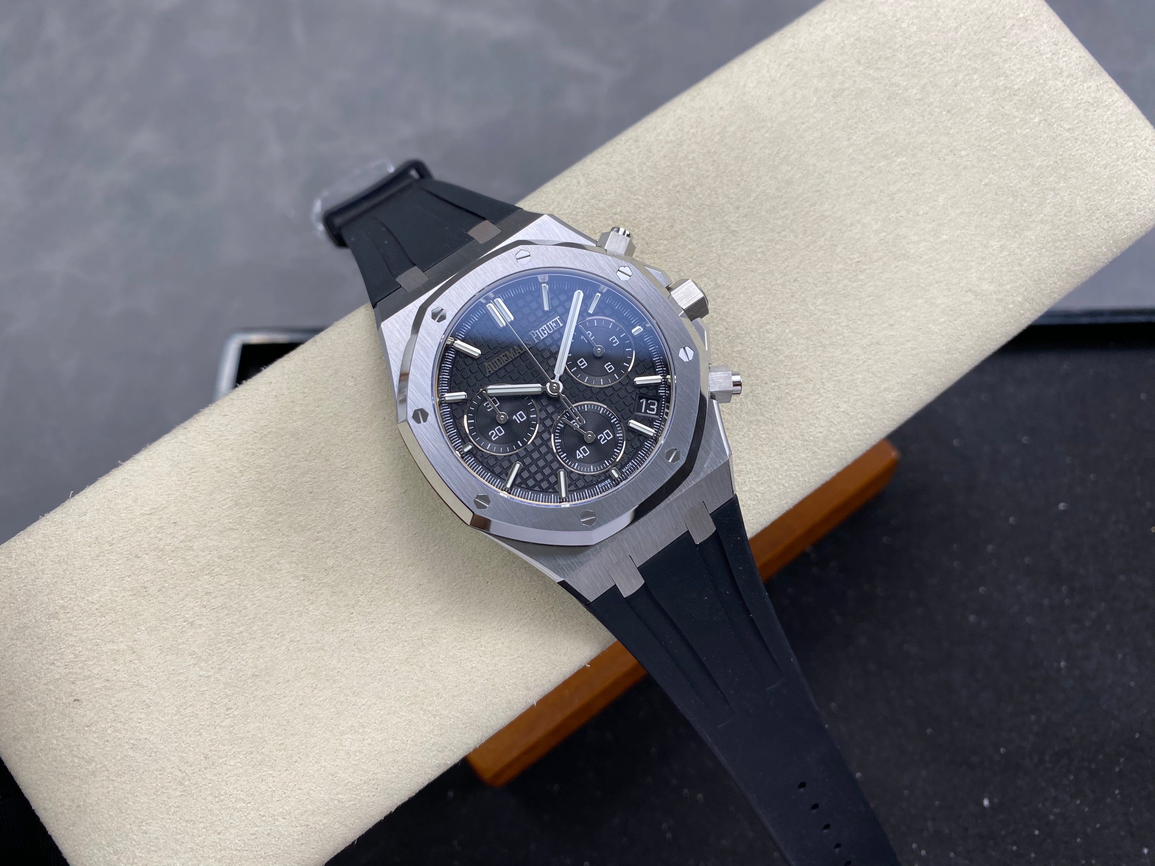 Audemars Piguet Royal Oak Chronograph 41mm Steel Case Black Dial