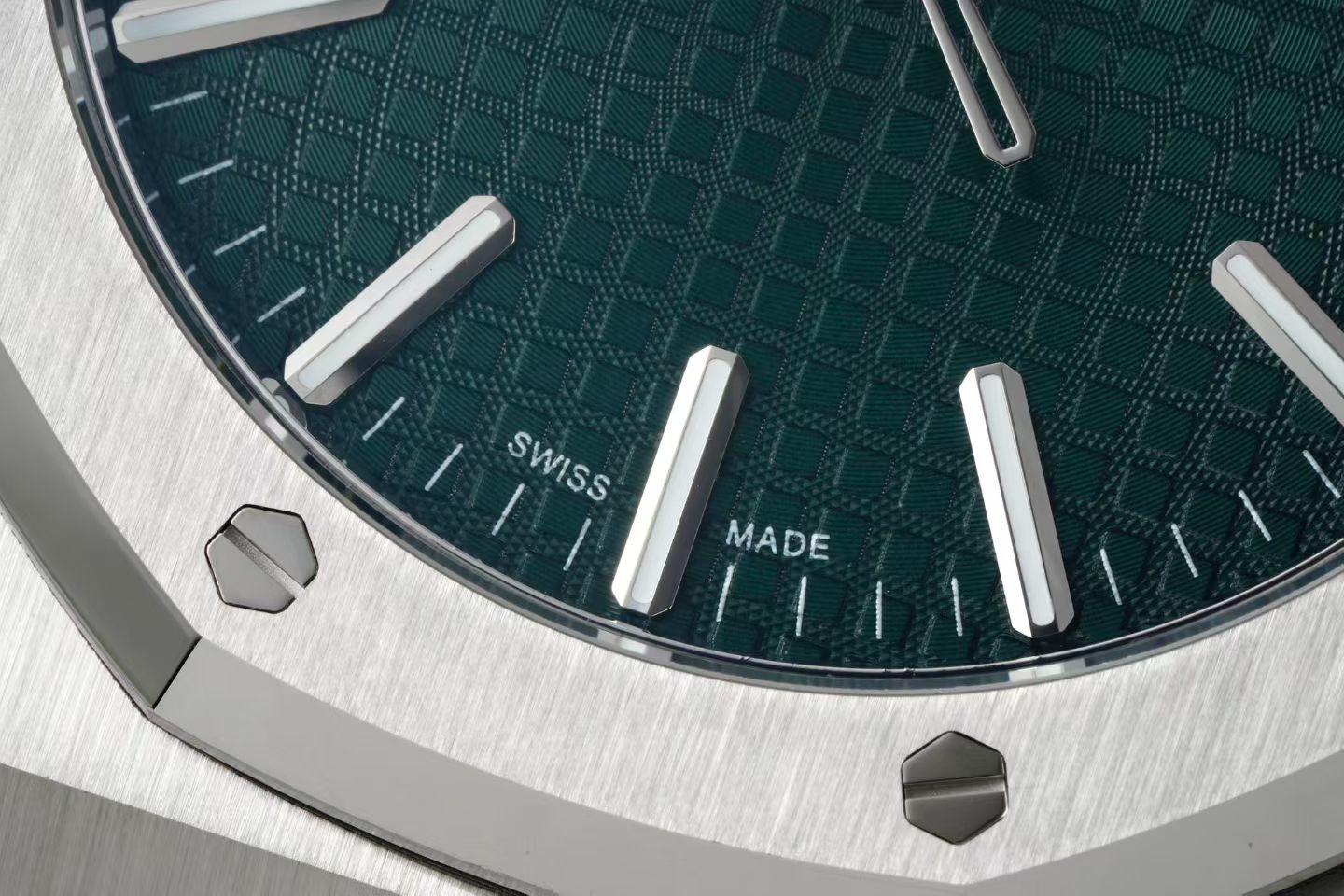 Audemars Piguet Royal Oak Selfwinding 41mm 15510 Green Dial