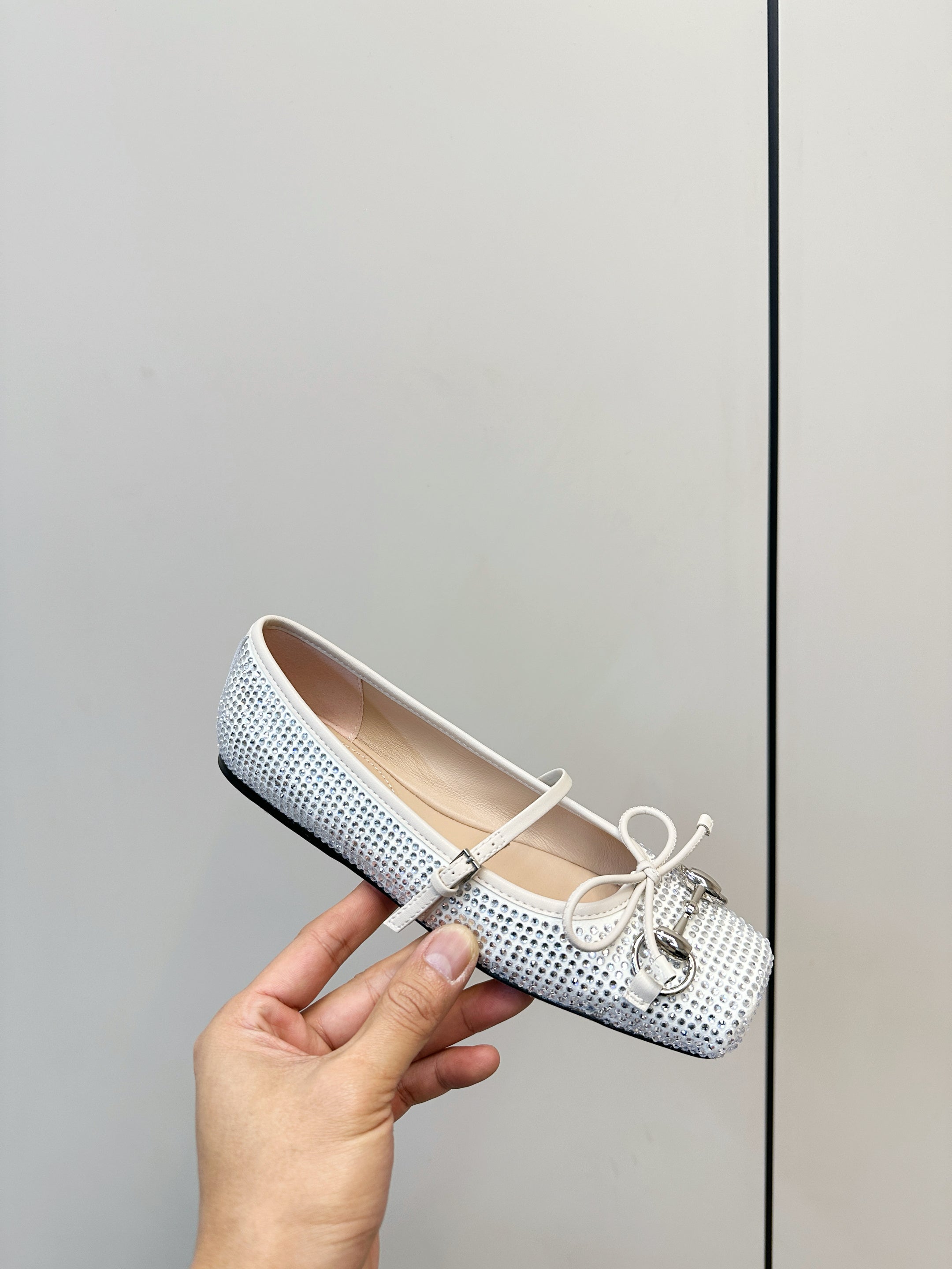 GG 26SS Ballet Flats Rhinestone White Satin Sheepskin 645705