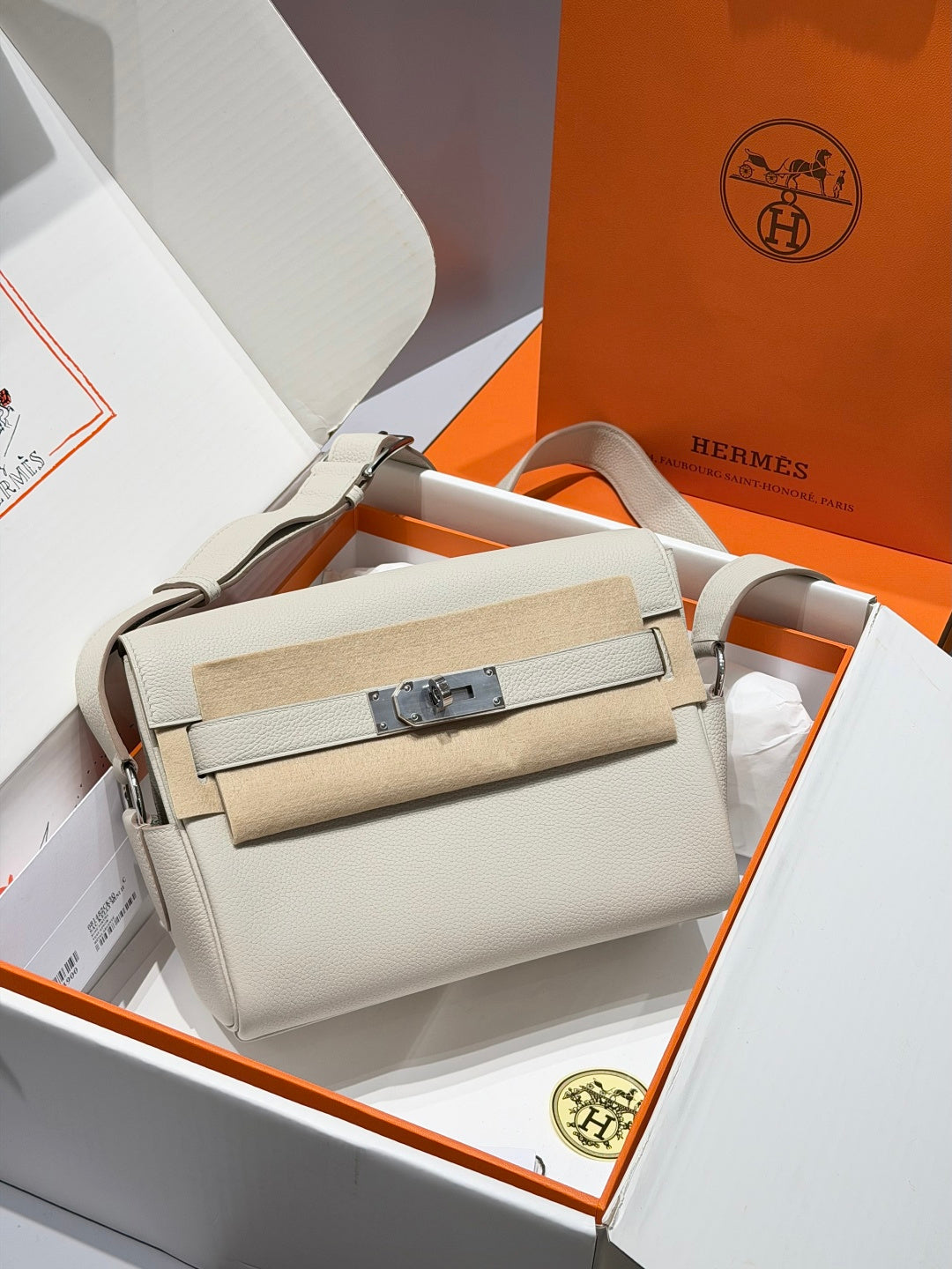 Hermes 2026 Kelly Messenger PM 25cm Leather 284468