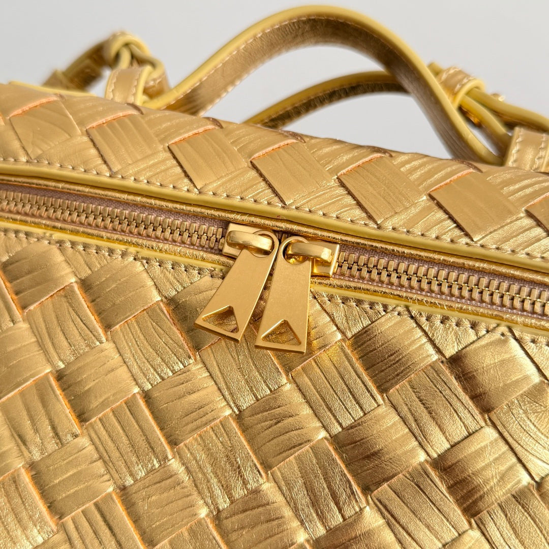 Bottega Veneta 2026 Bang Bang Vanity Case 22cm Gold Laminated Leather 137085