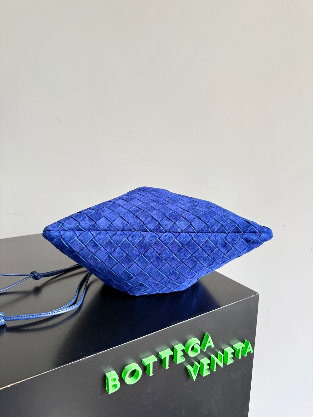 Bottega Veneta 2026 Dust Bag 32cm Blue Suede 137068