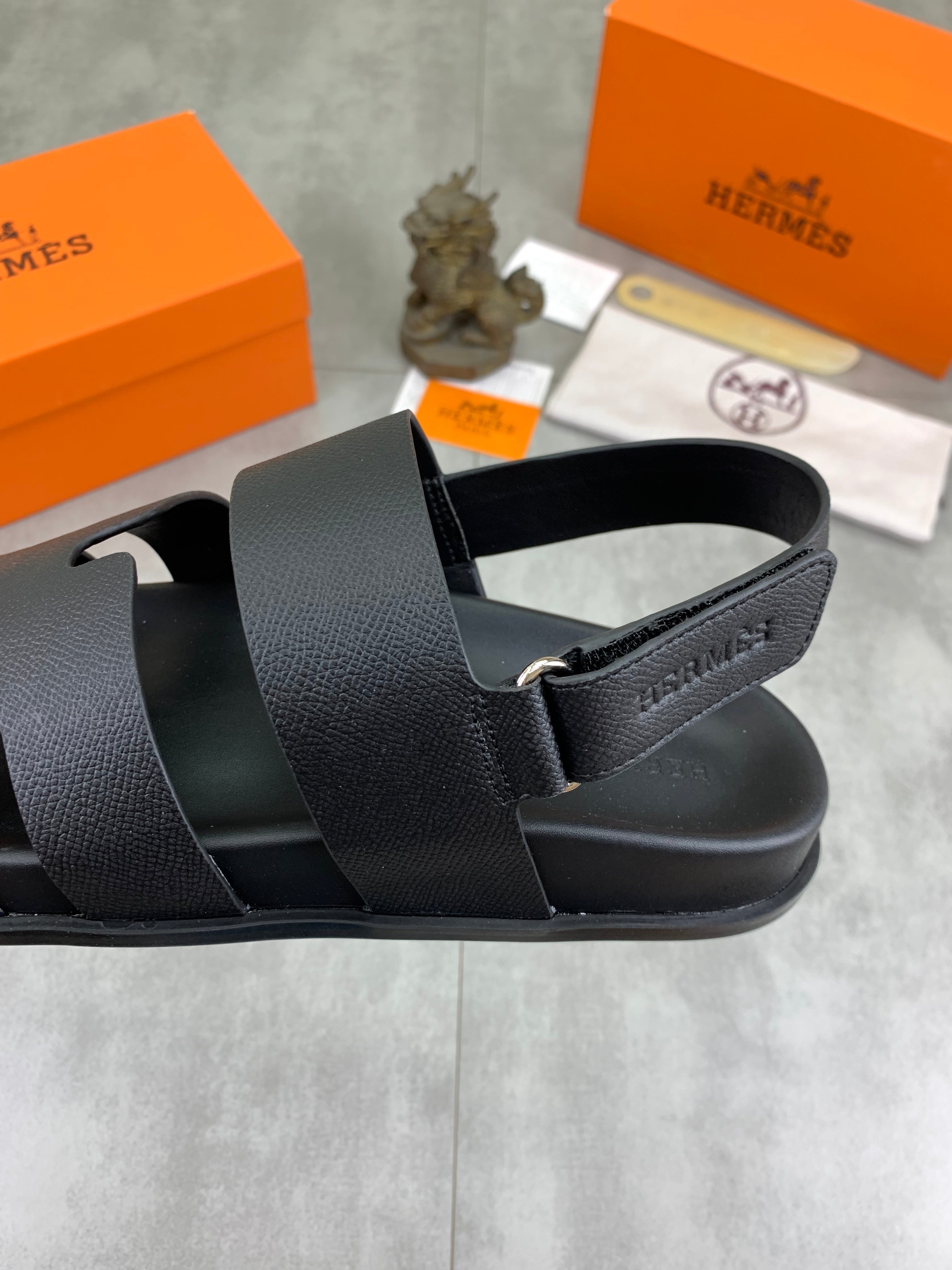 HM Men's Genius Sandals Black Calfskin 645502