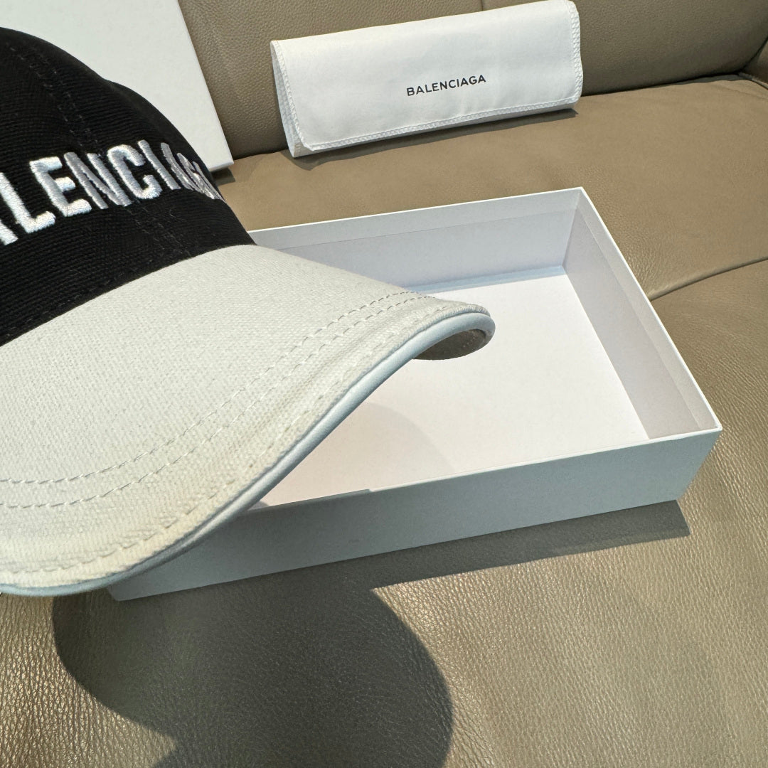 Balenciaga Baseball Cap Black White Cotton 323703