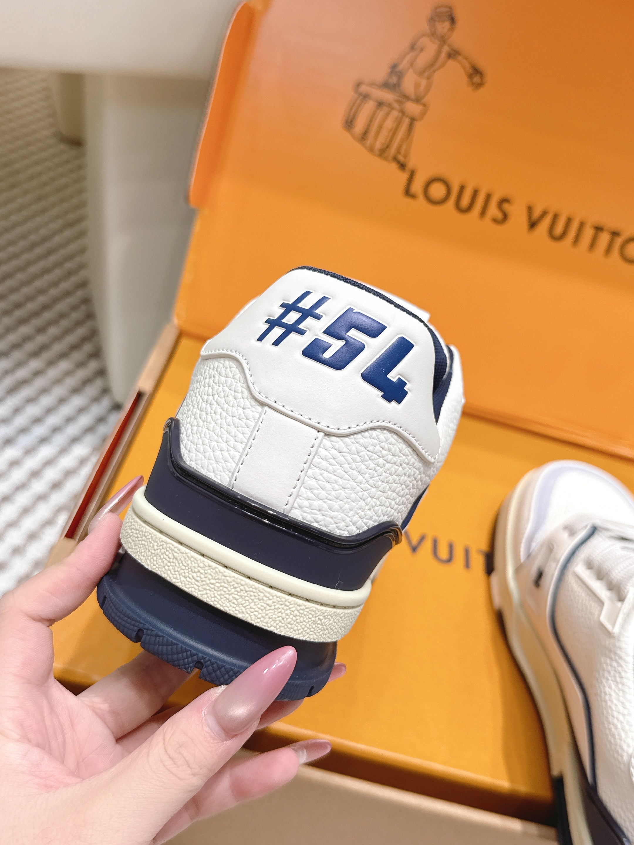 LV 26ss Trainer Sneakers White Navy Blue Cowhide 657902