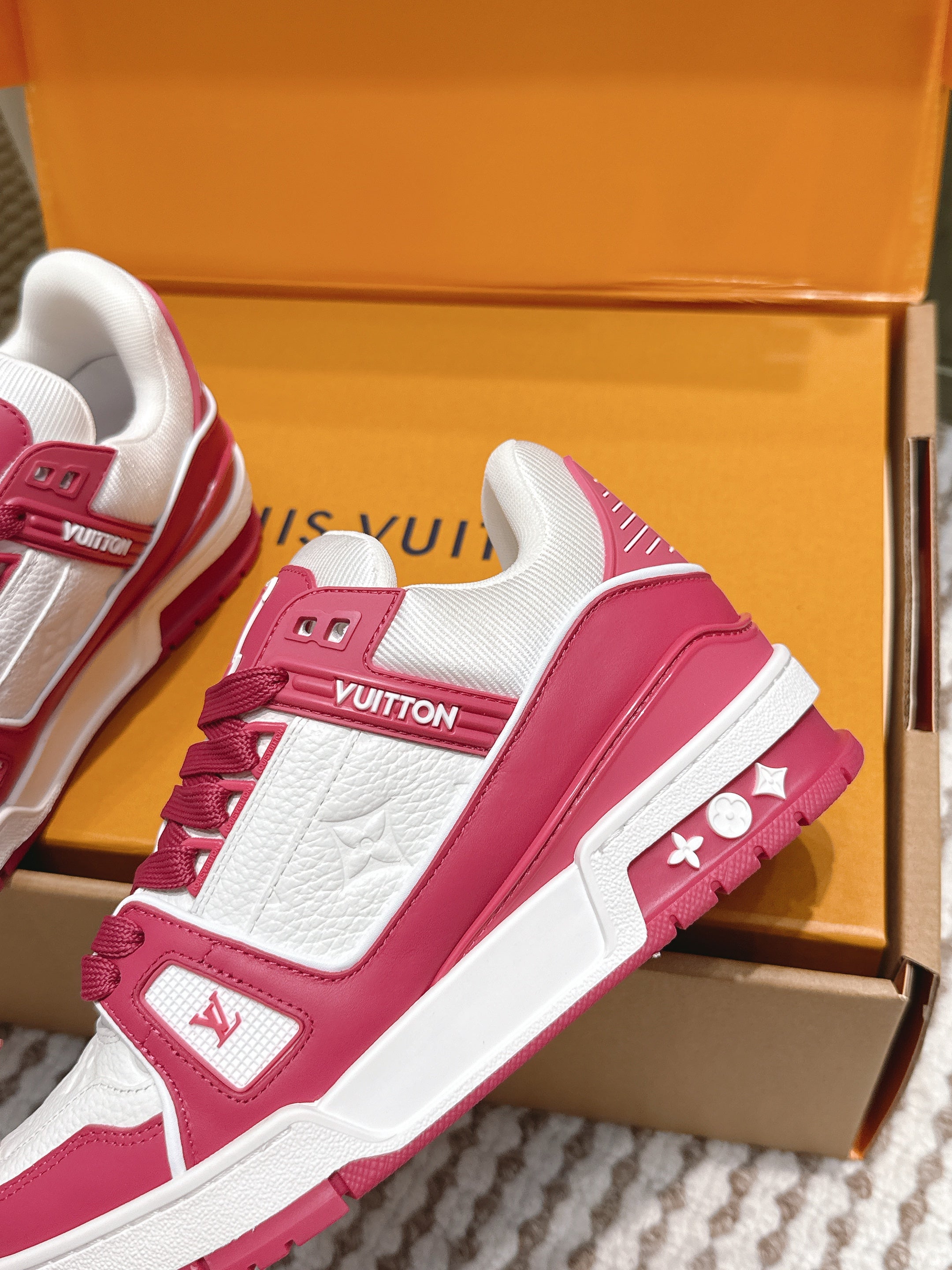 LV 26ss Trainer Sneakers White Dark Pink Denim Cowhide 657910