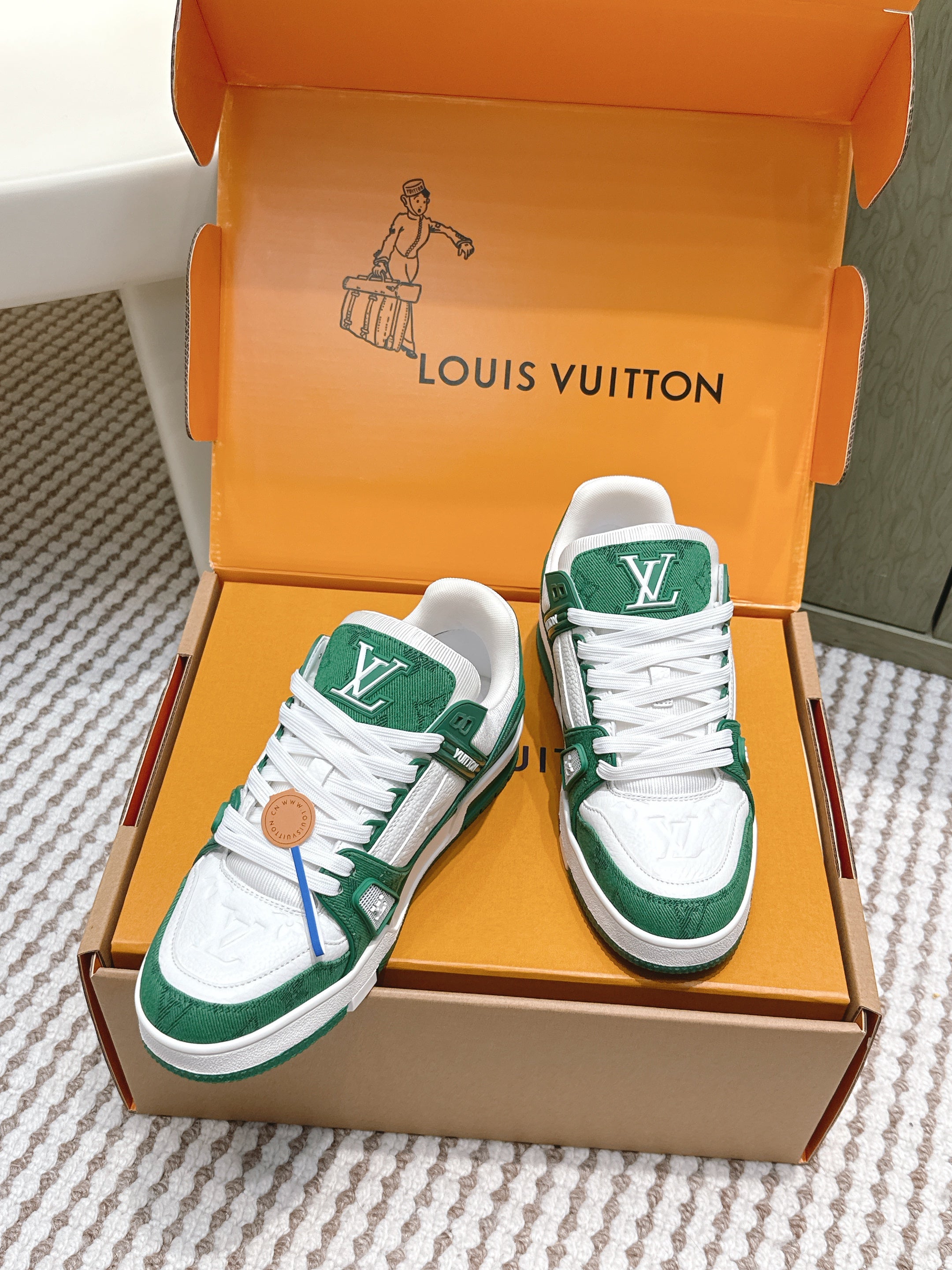 LV 26ss Trainer Sneakers White Green Denim Cowhide 657912