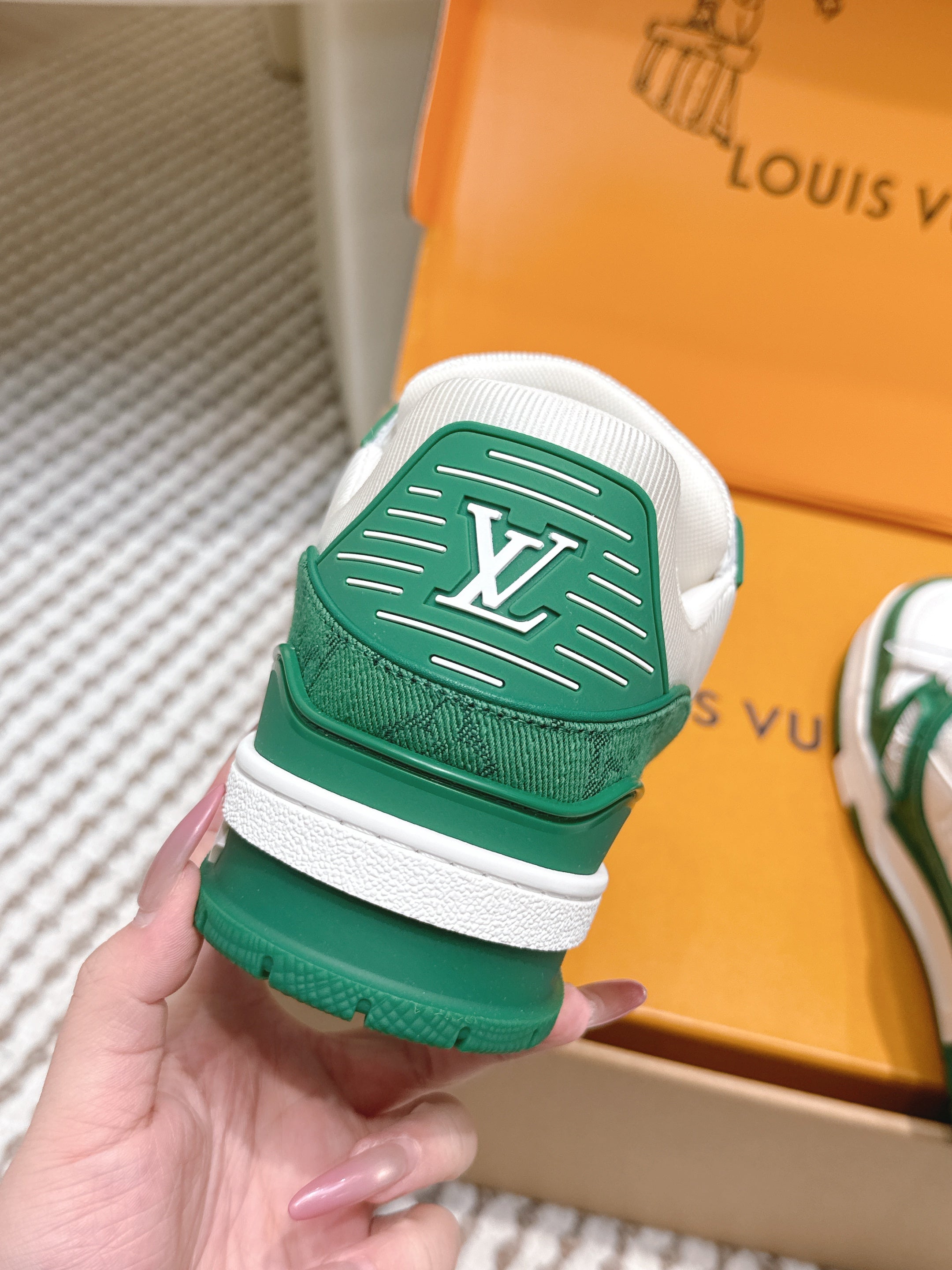 LV 26ss Trainer Sneakers White Green Denim Cowhide 657912