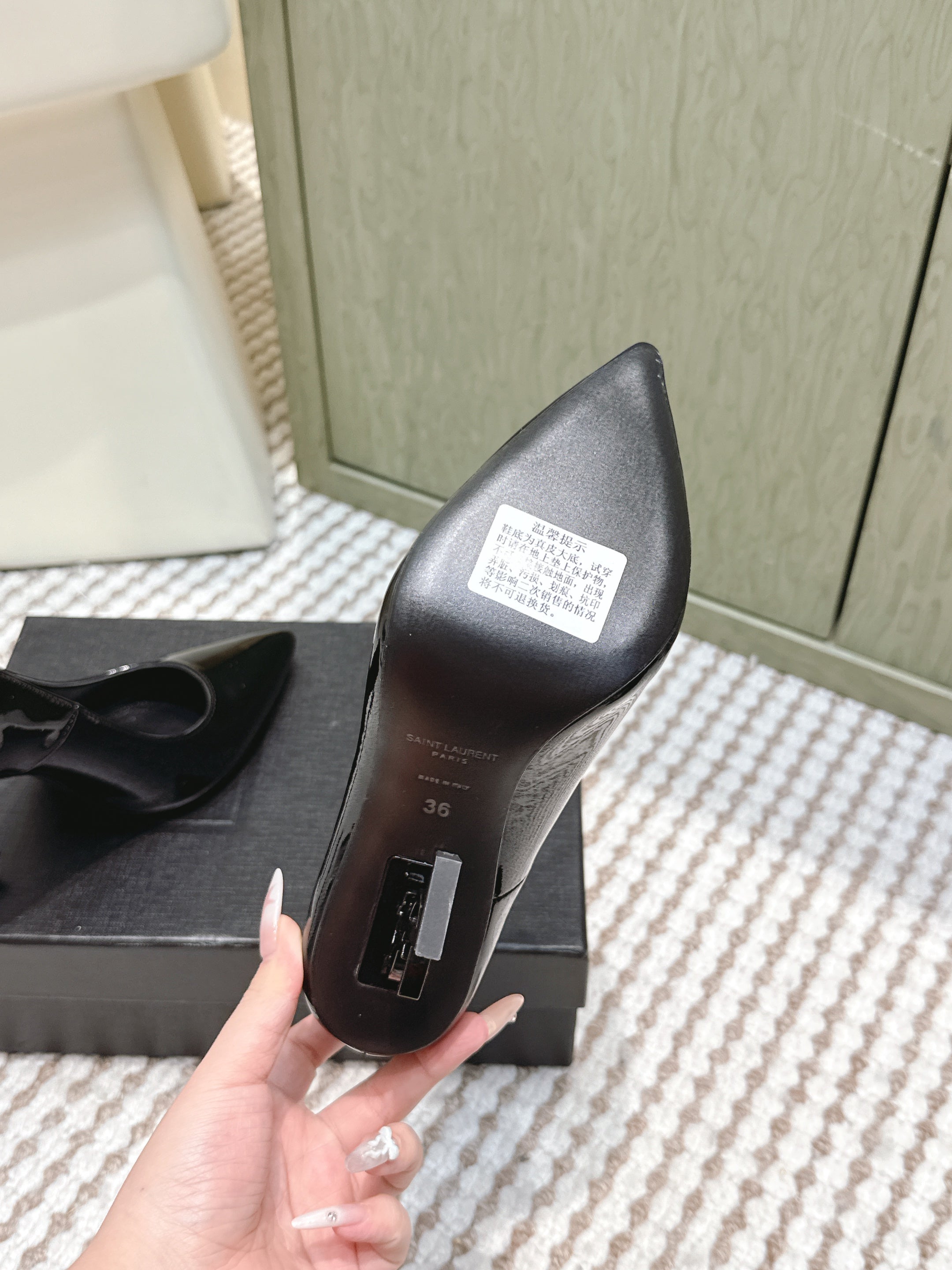 YSL 26ss High Heel Pumps 85 Black Patent Leather Black 654698