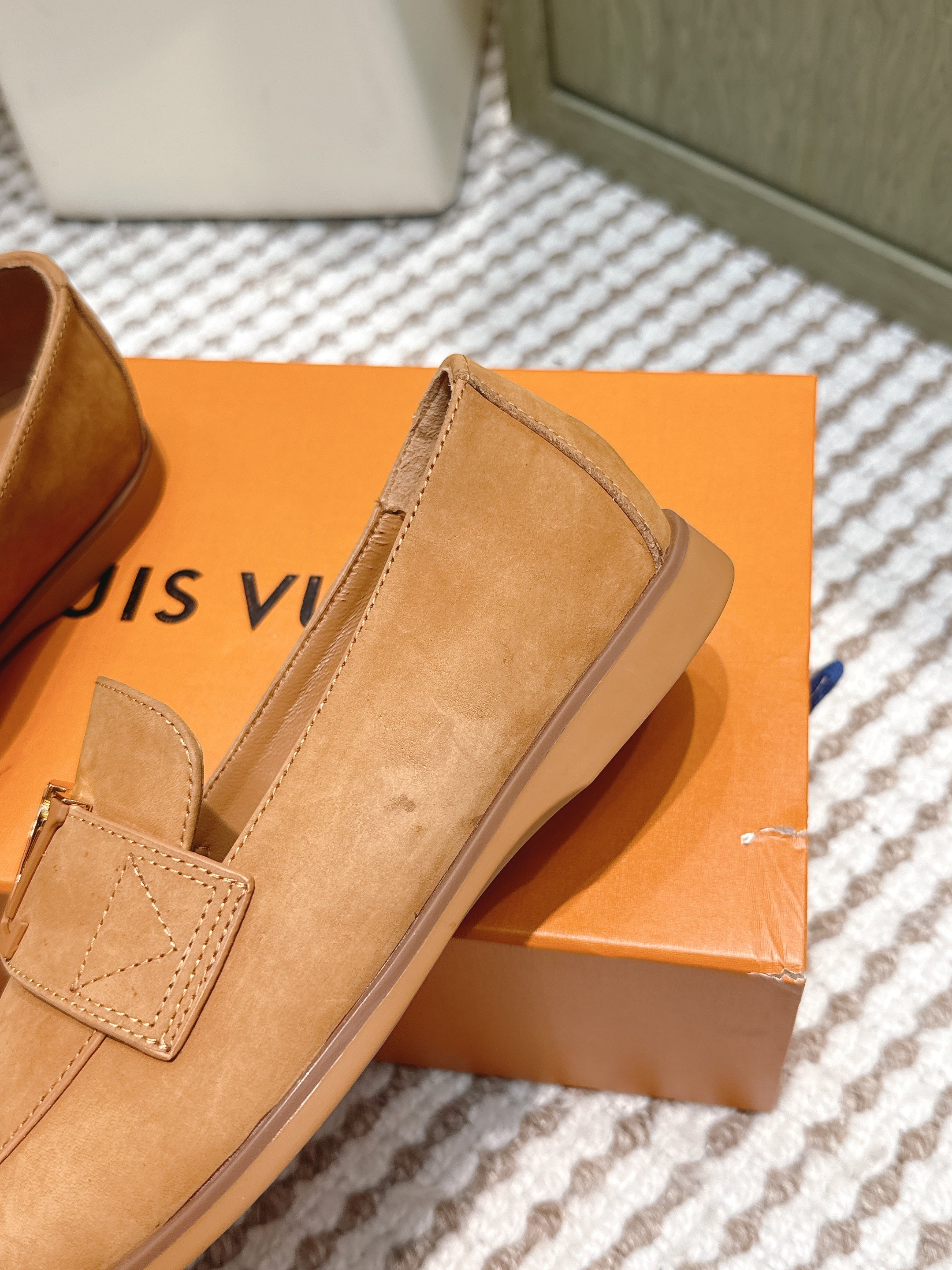 LV 26ss Loafers Camel Brown Suede 657814