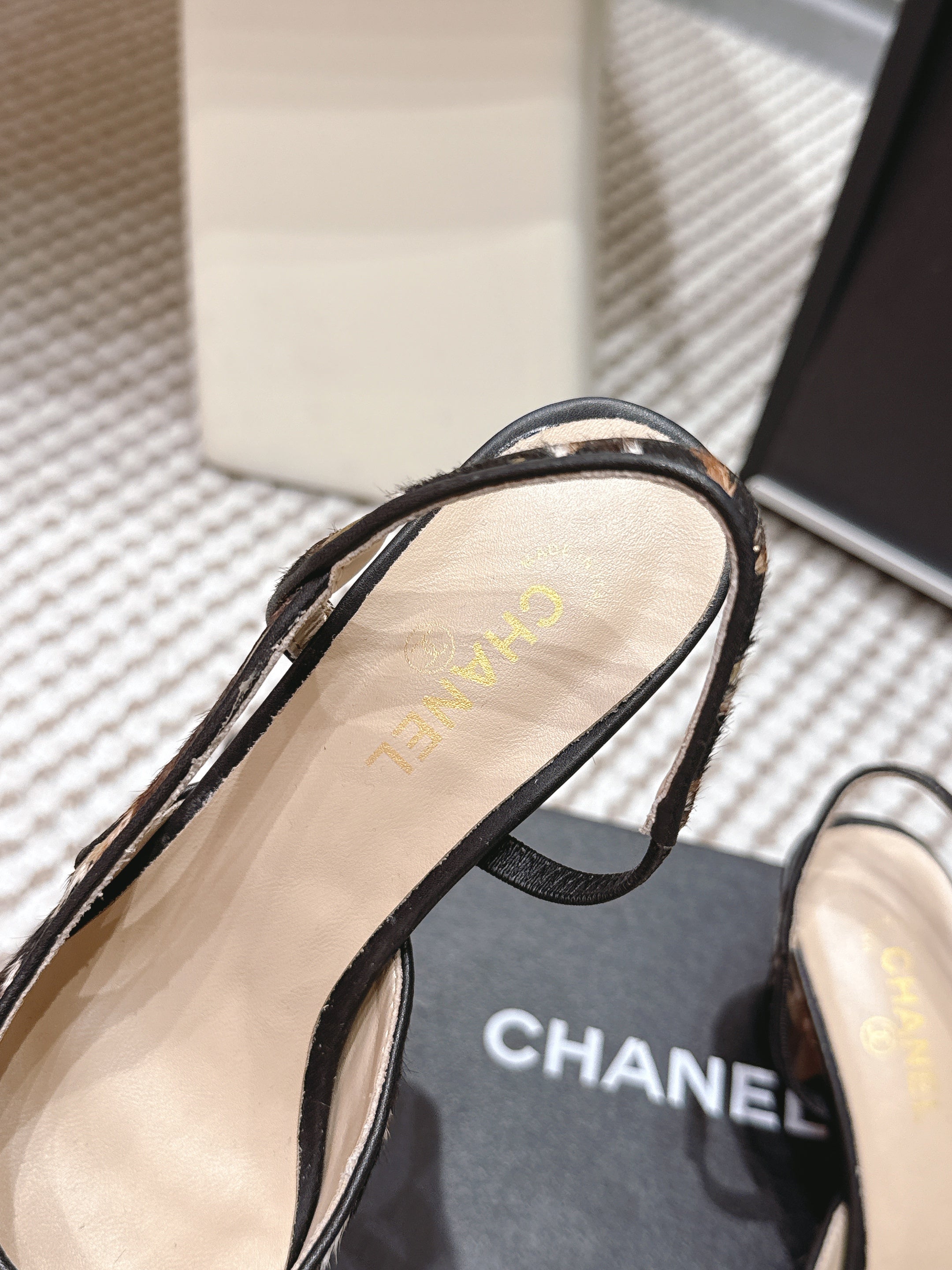 CC 26s Slingback 65 Black Brown Leopard Leather 652654