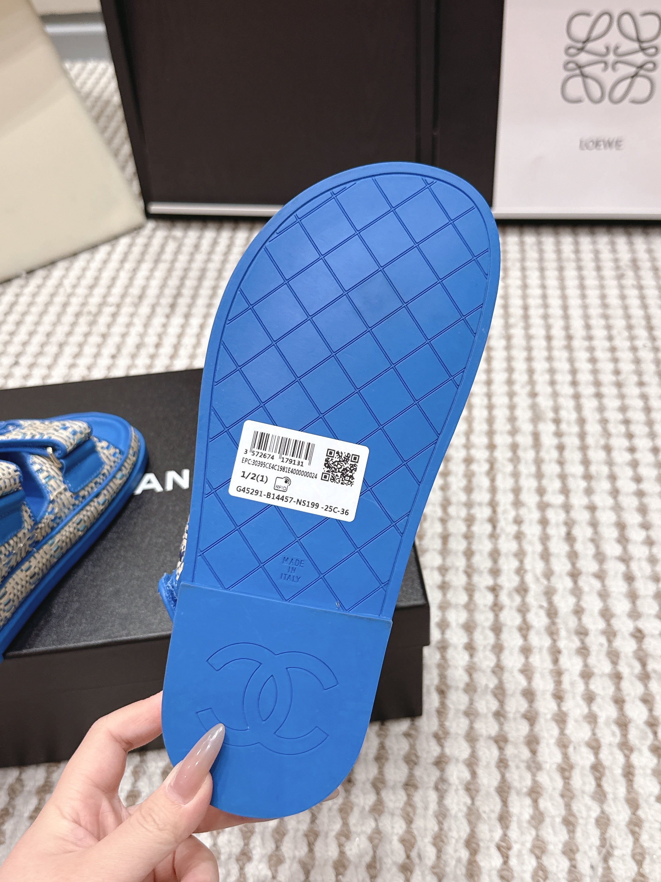 CC 26s Sandals Blue Beige Leather Raffia 632401
