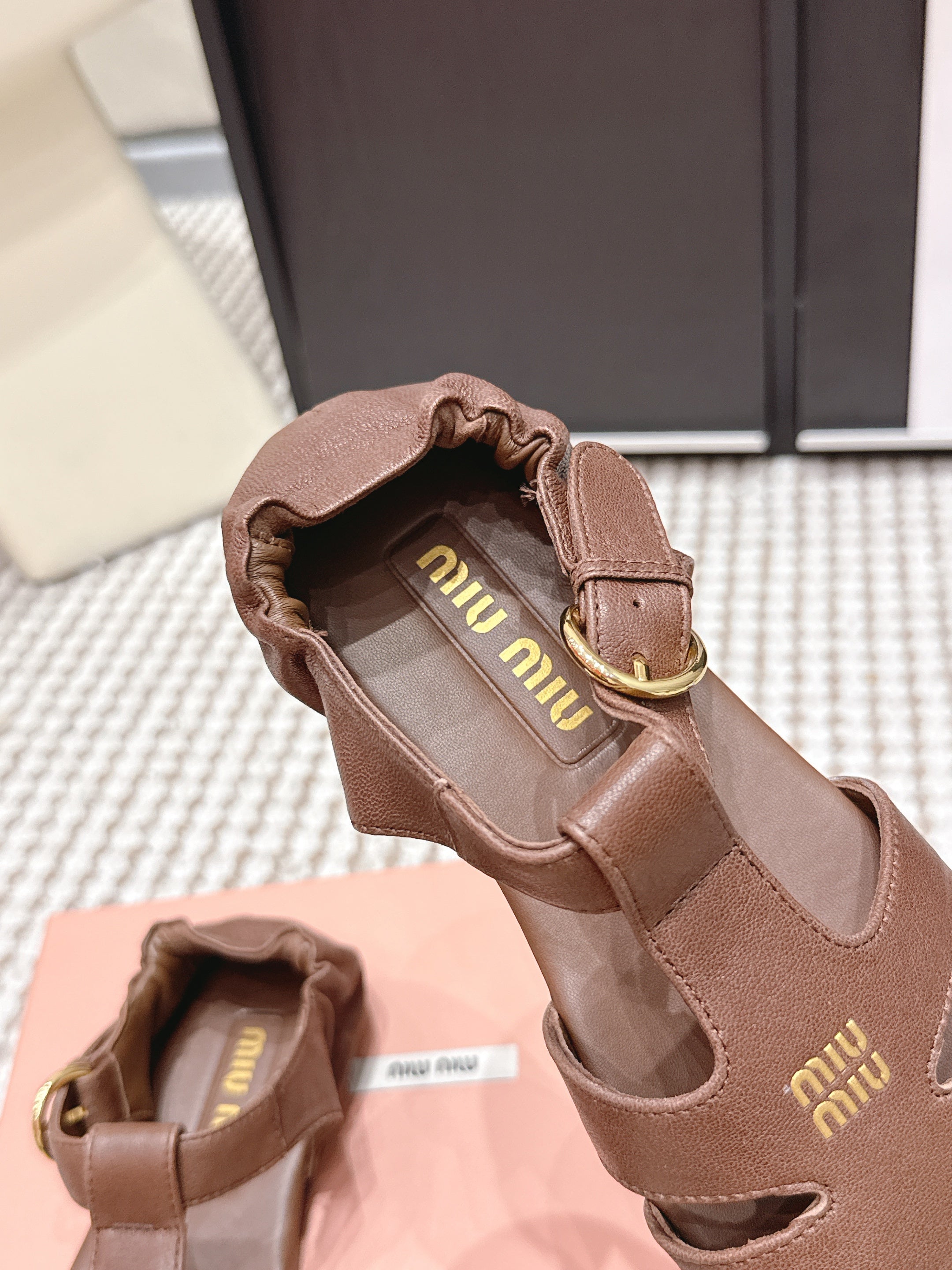 MIU 26 Roman Sandals Brown Leather 632326