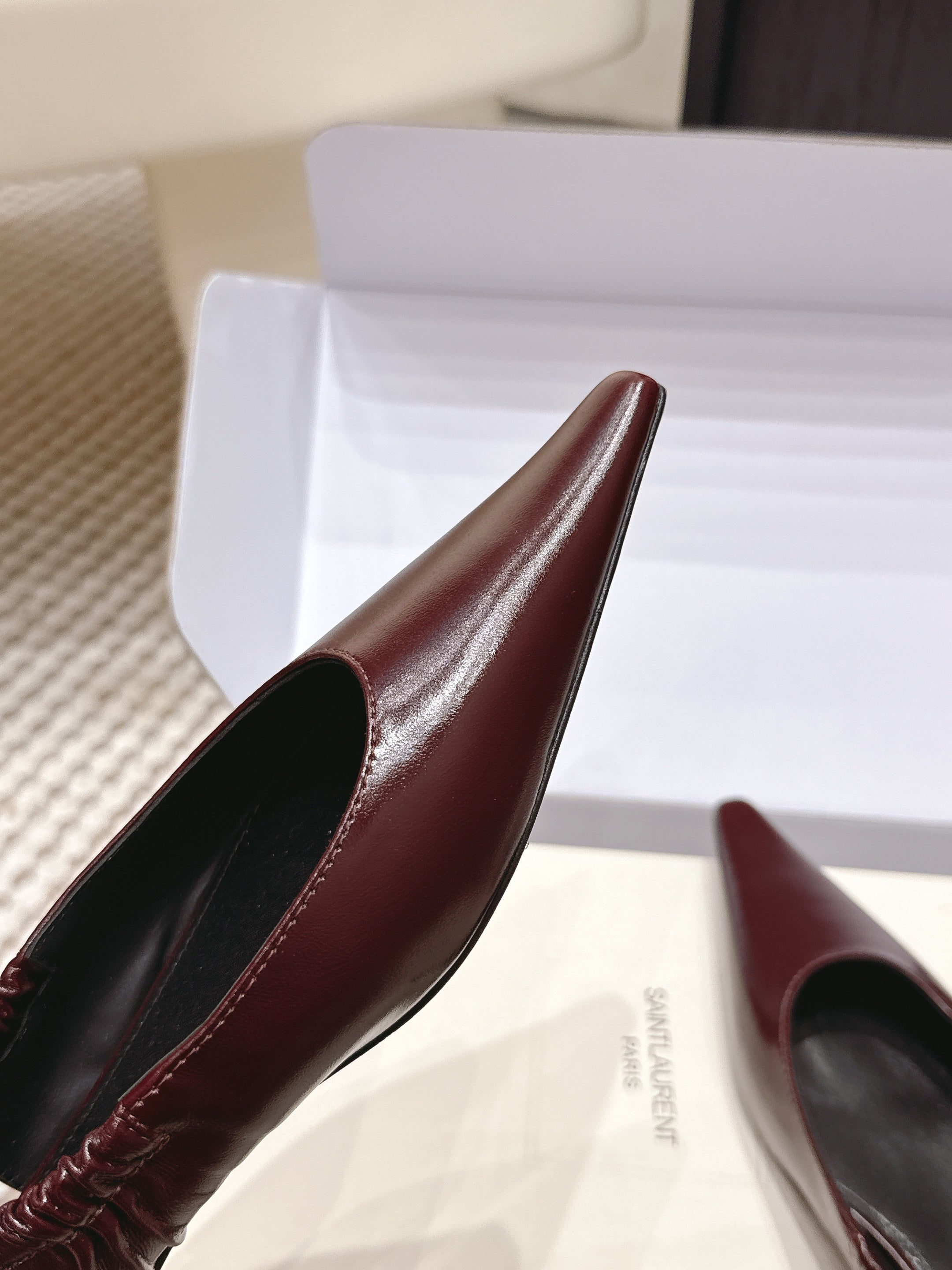 YSL 26ss Flat Slingback Burgundy Glossy Leather 654710