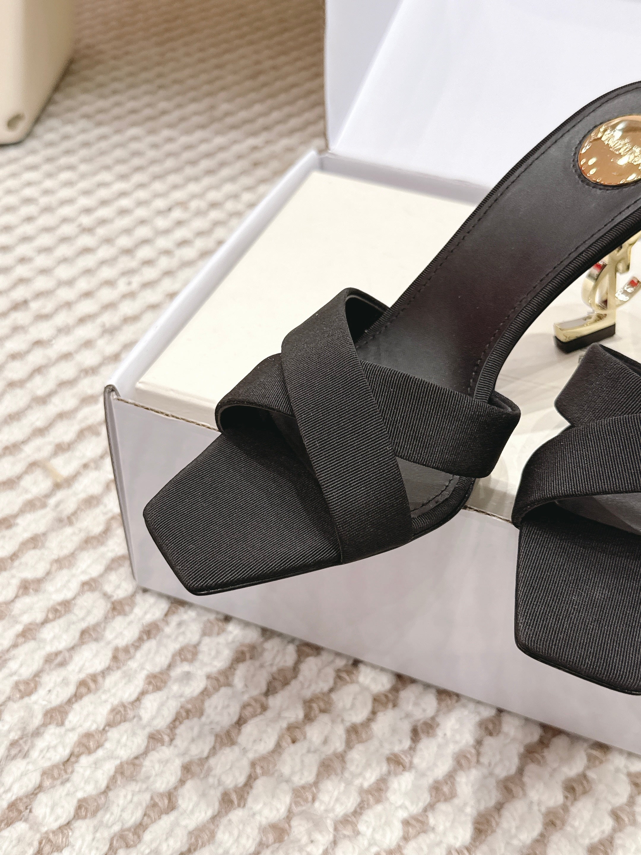 YSL 26ss High-Heeled Mules 85 Black Satin Fabric 660676