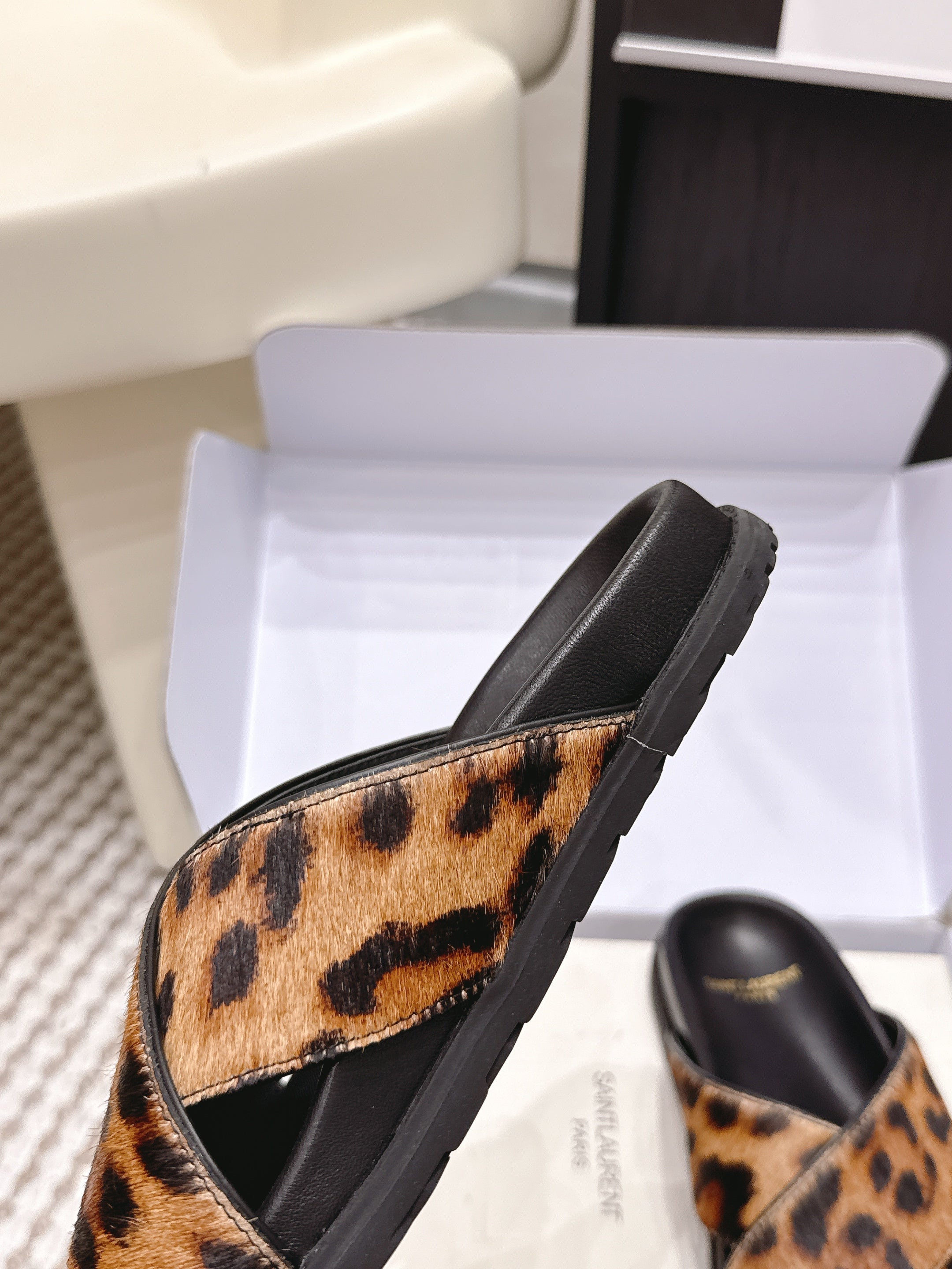 YSL 26ss Platform Slippers Black Leopard Print Leather 663218