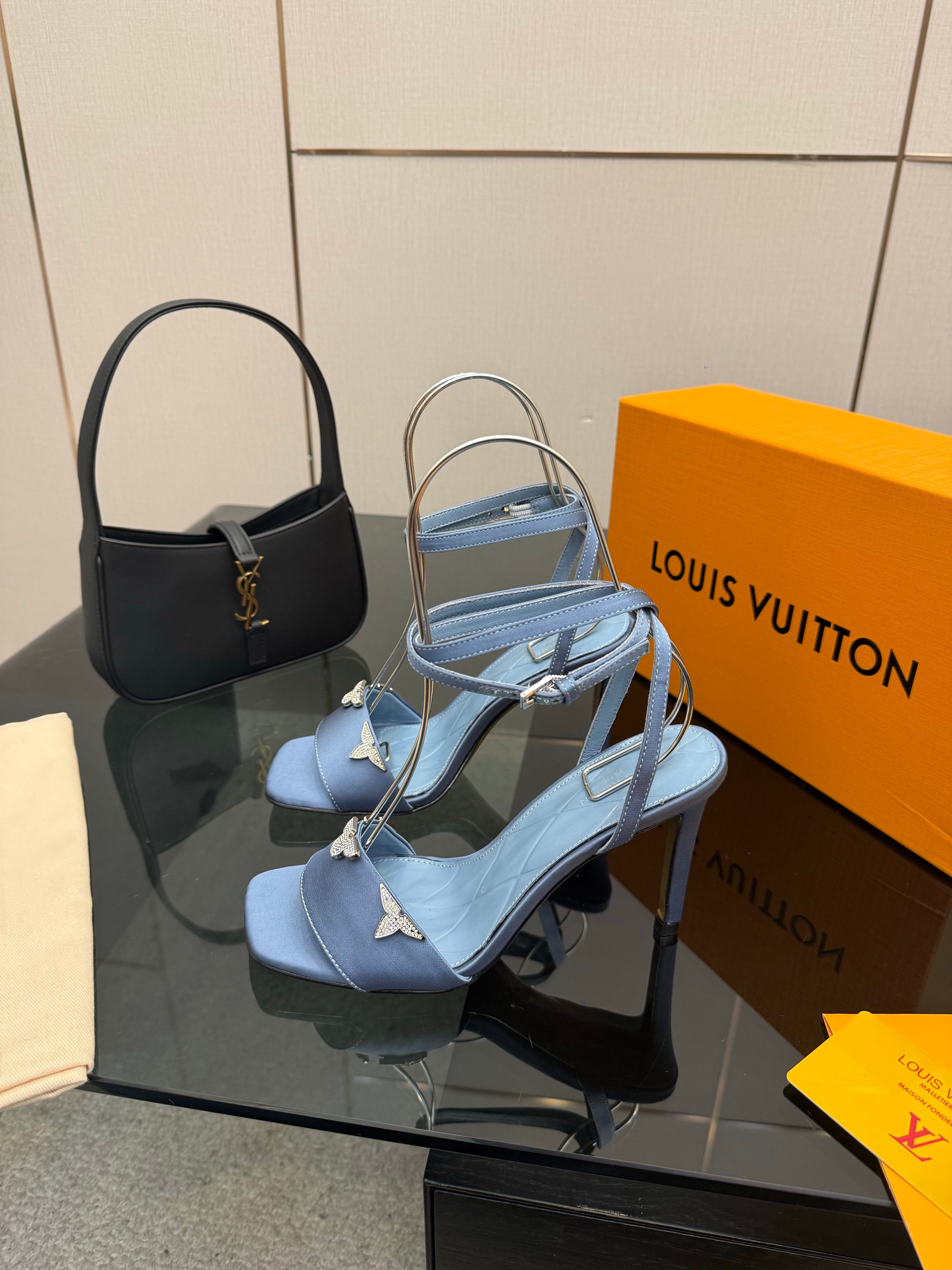 LV 26ss High Heeled Sandals 100 Light Blue Satin Leather 629623
