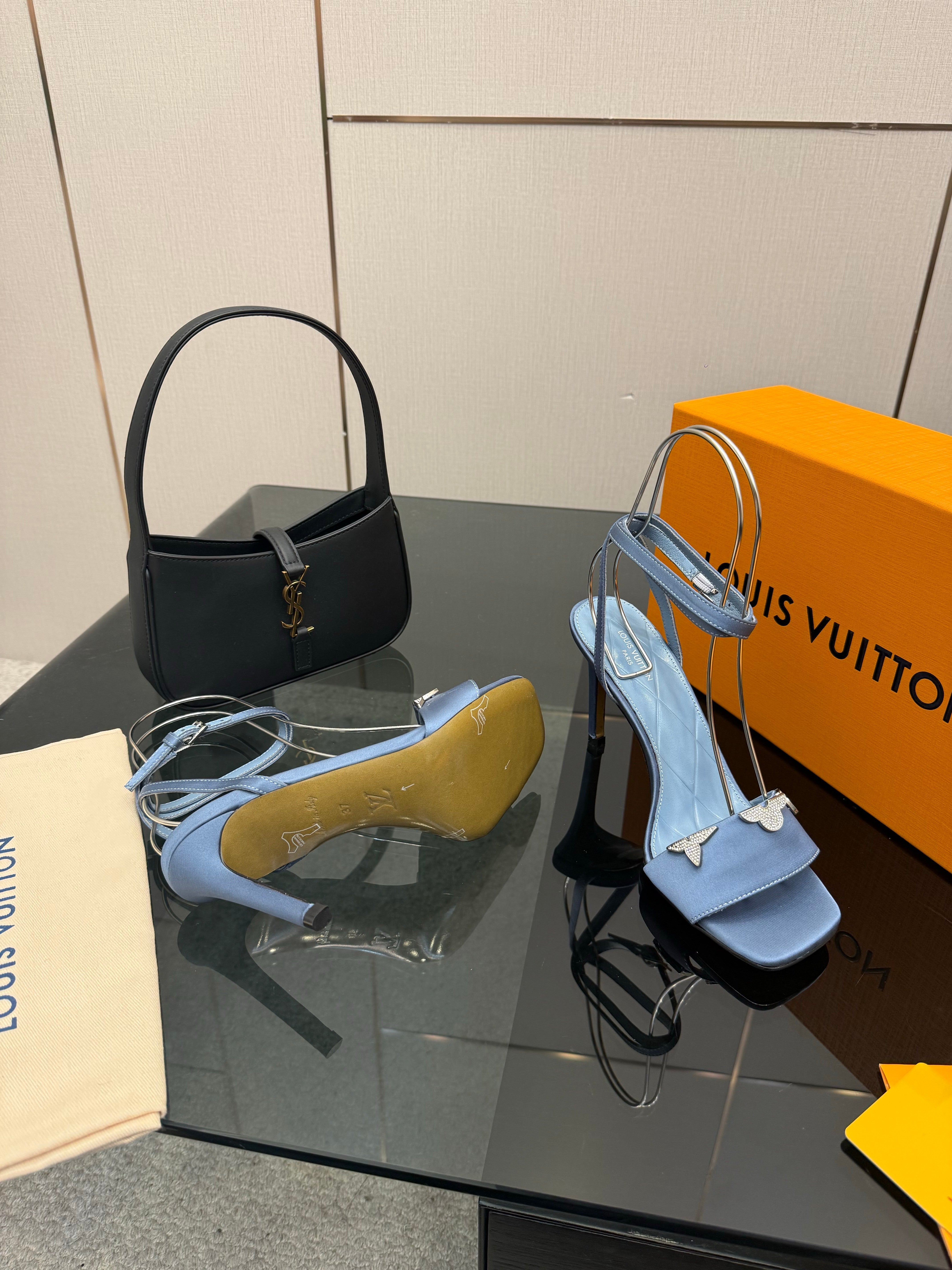 LV 26ss High Heeled Sandals 100 Light Blue Satin Leather 629623