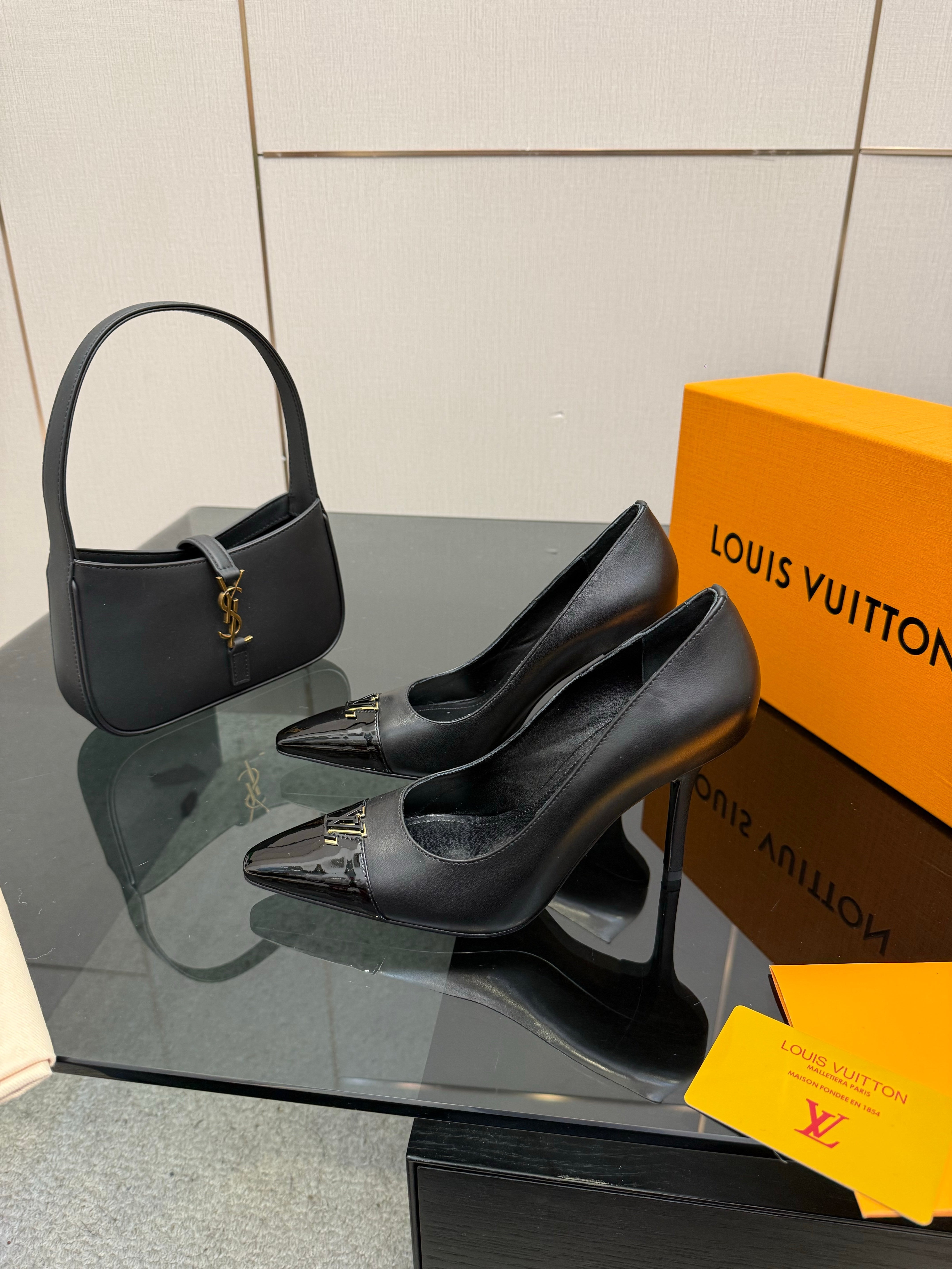 LV 26ss Heel Pump 90 Black Patent Leather 629630