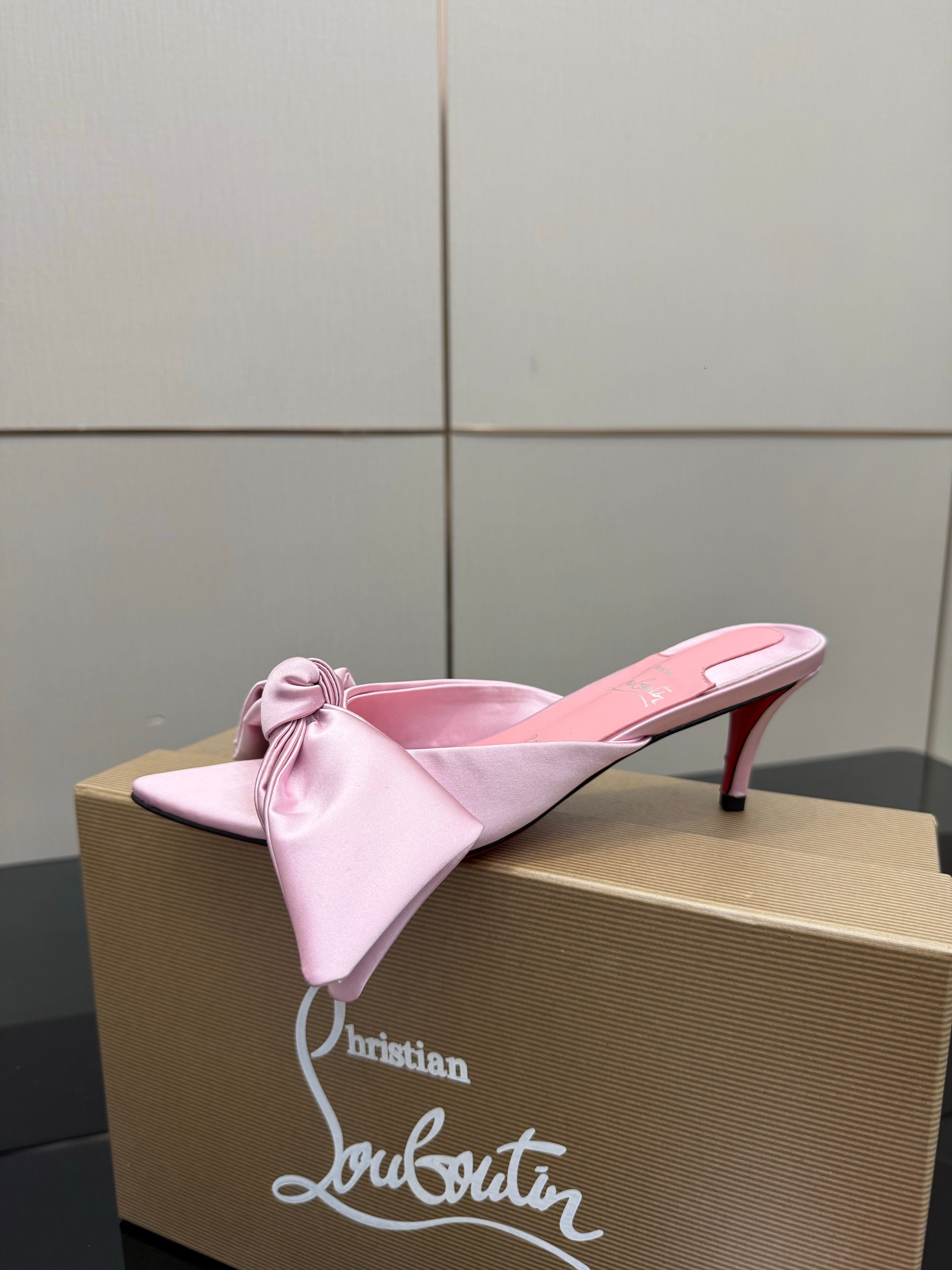 Christian Louboutin 2026 Mulazee Bow-Detail Slide Sandals 60mm Satin 791575