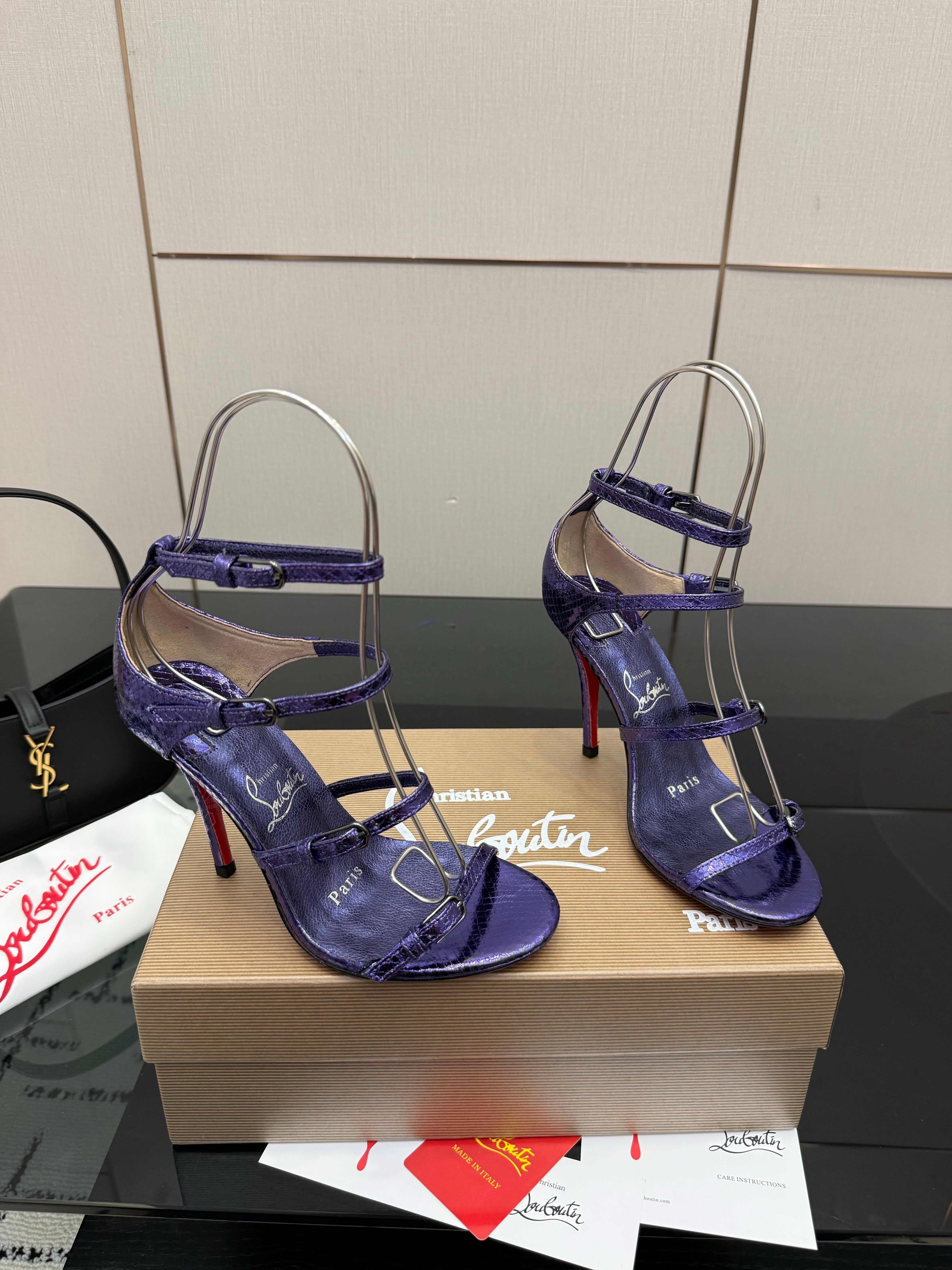 Christian Louboutin Loubigirl Spikes 100mm Sandal Grained PatentLeather 828167