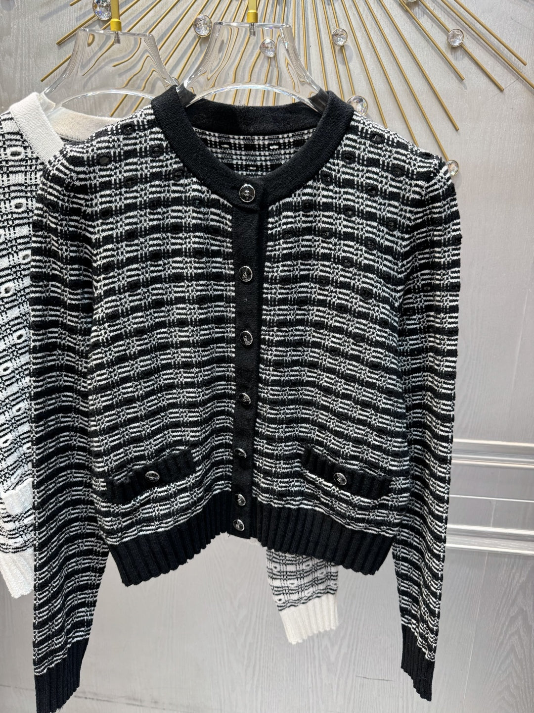 CC 25 Black And White Striped Cardigan 69490560