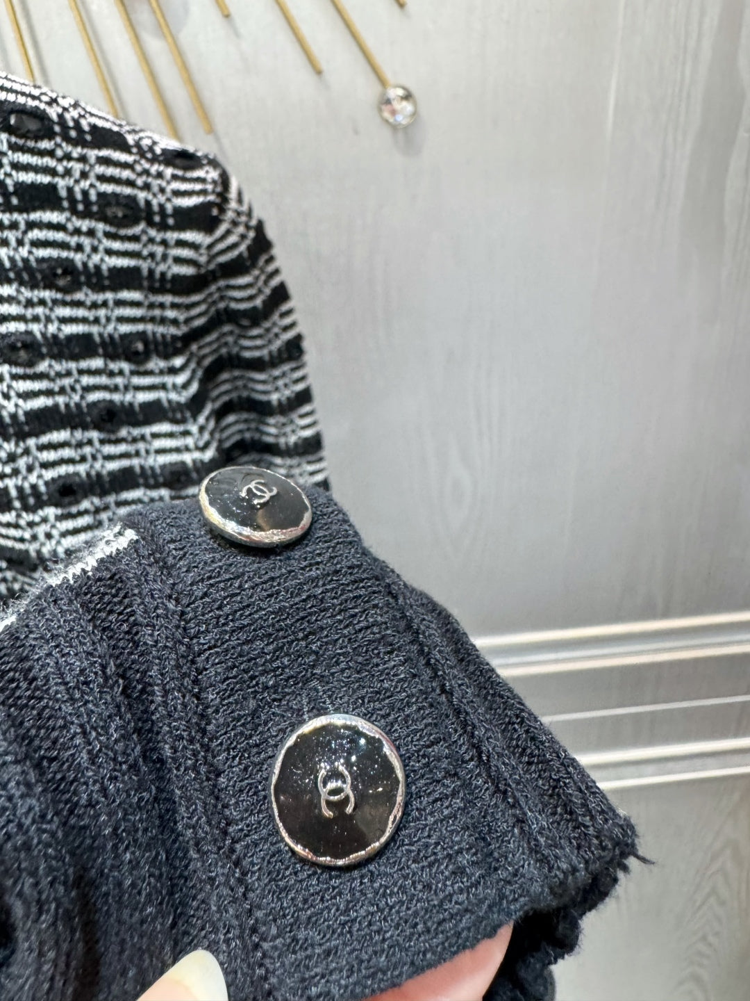 CC 25 Black And White Striped Cardigan 69490560