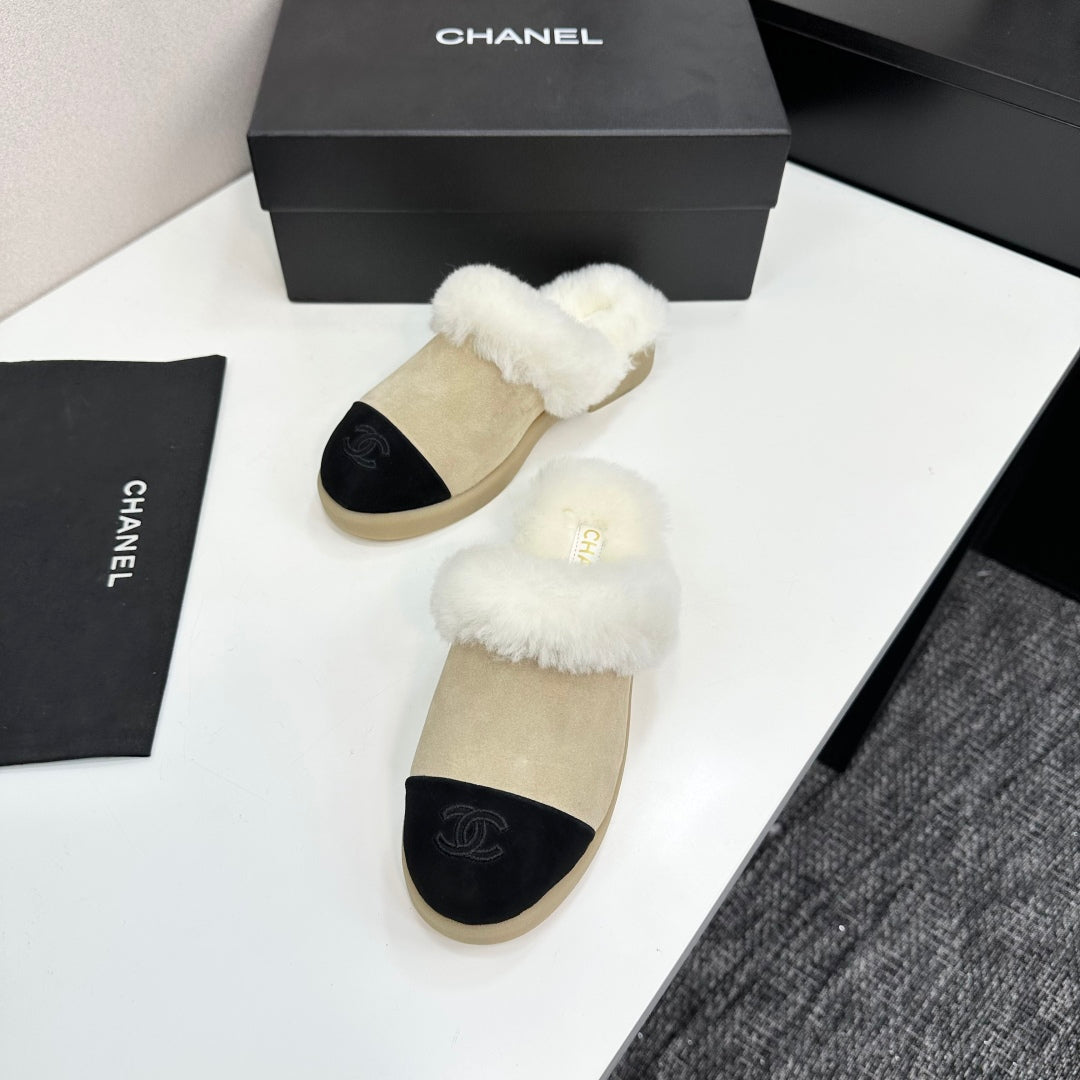 CC furry mule light beige black suede and wool 532577