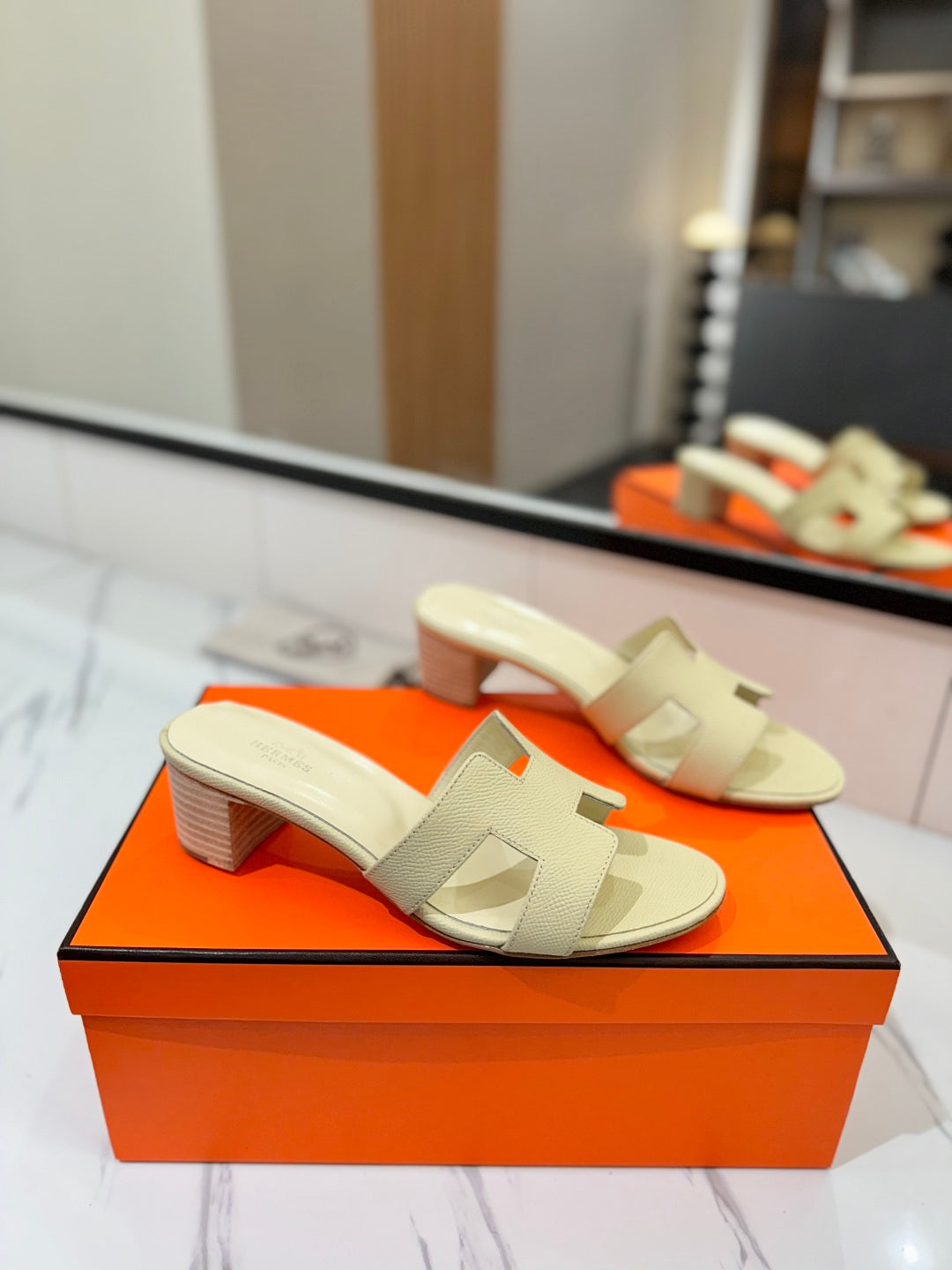 HM Oasis Sandals Pale Yellow Cowhide 294840