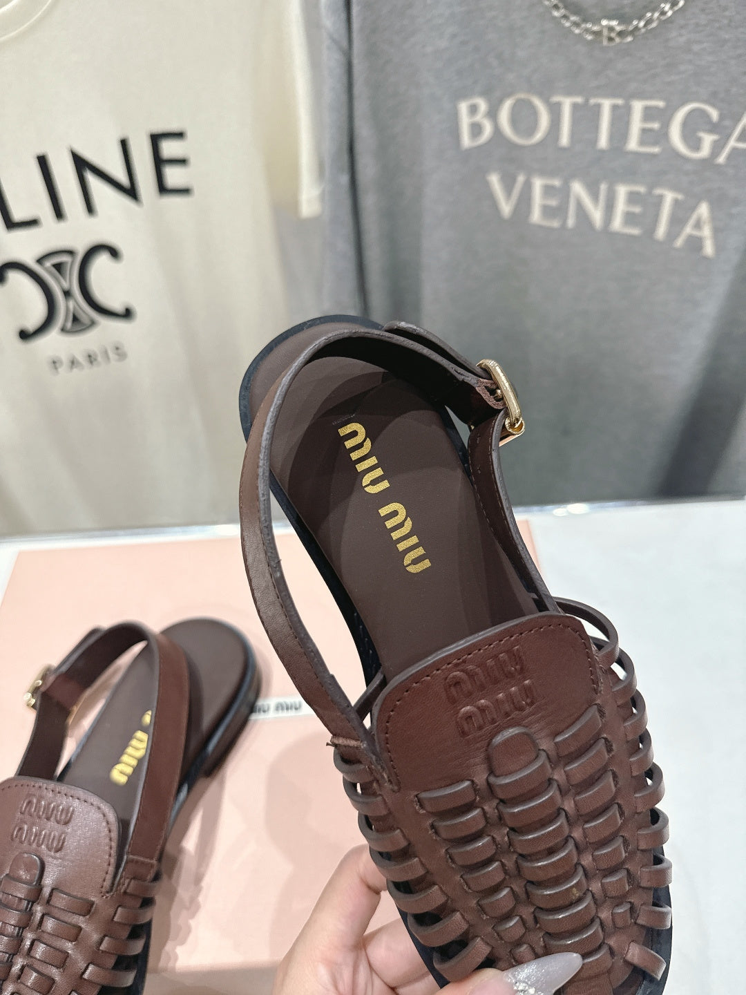 Miumiu 26ss Flat Sandals Brown Woven Cowhide 713122