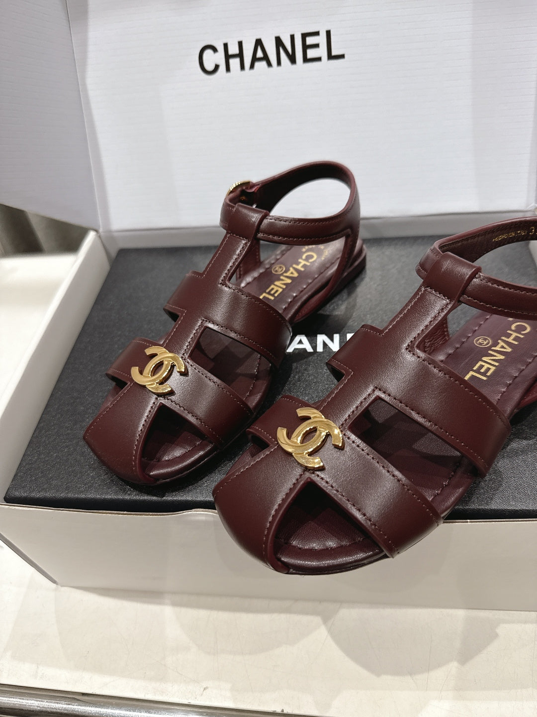 Chanel 2026 Sandal Cowhide 852610