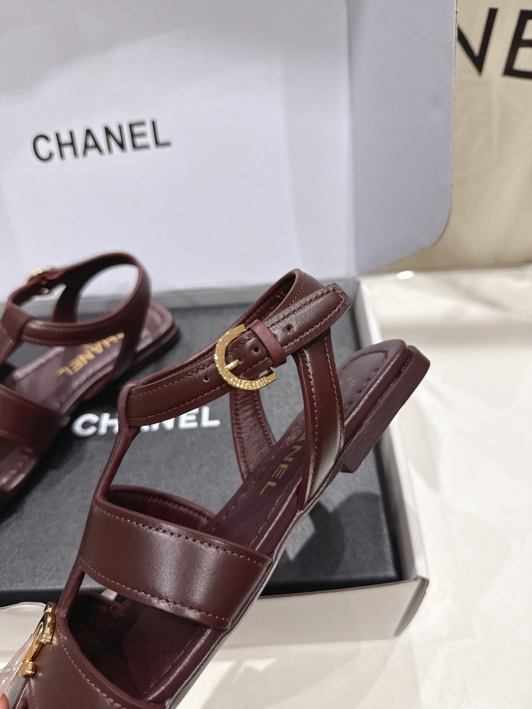 Chanel 2026 Sandal Cowhide 852610